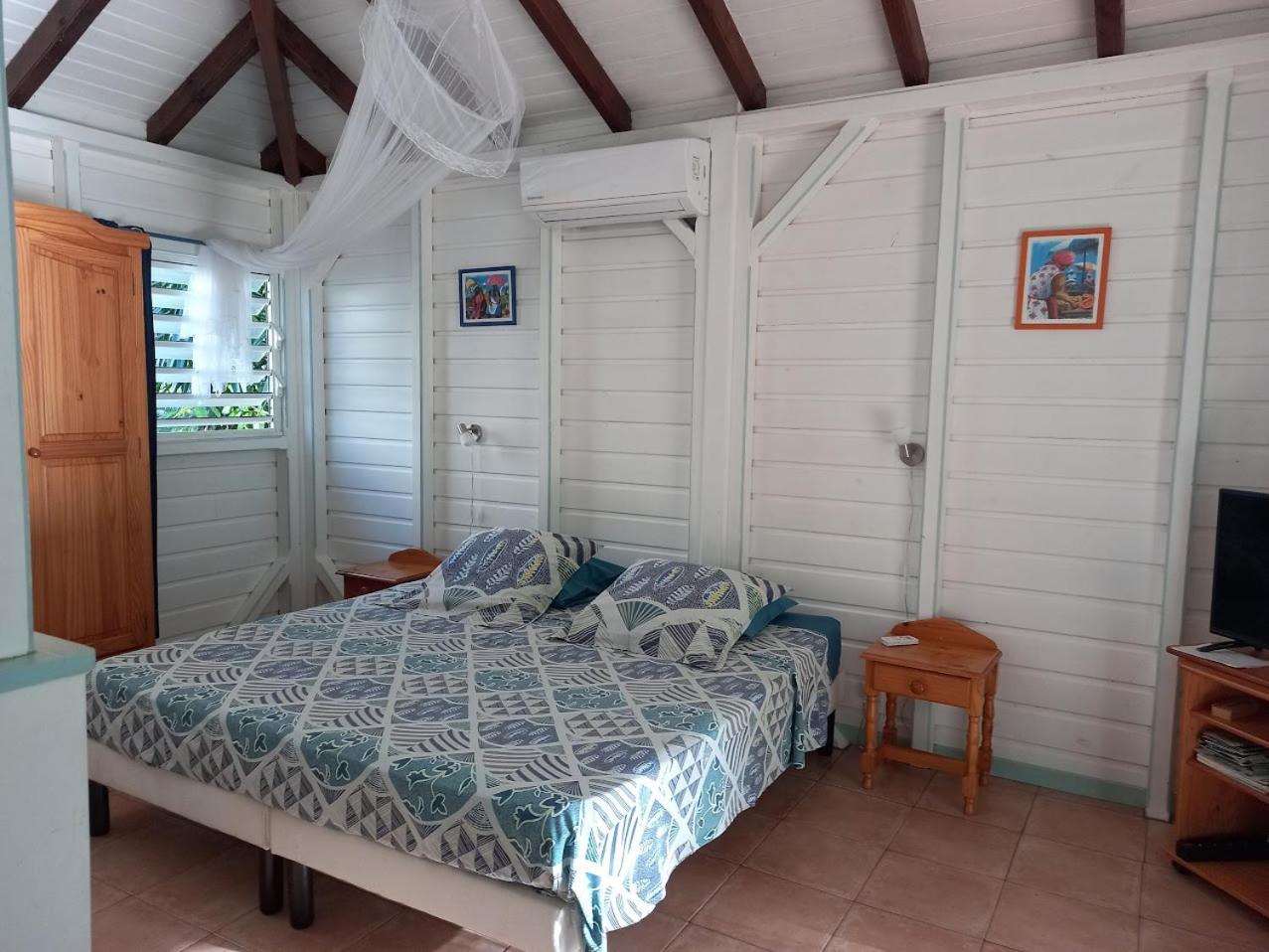 One-Bedroom House photo 1
