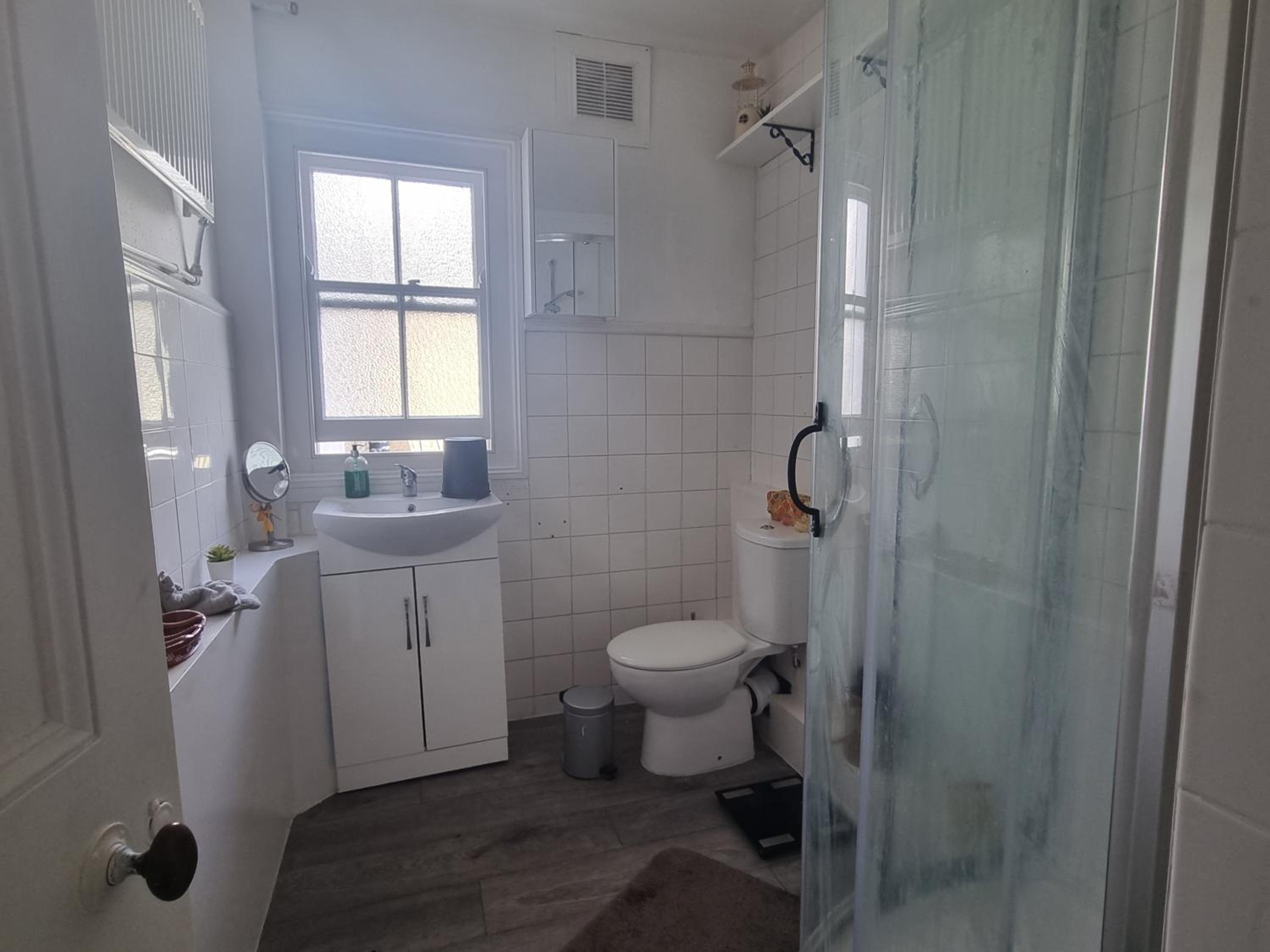 Double Room with Private Bathroom photo 3