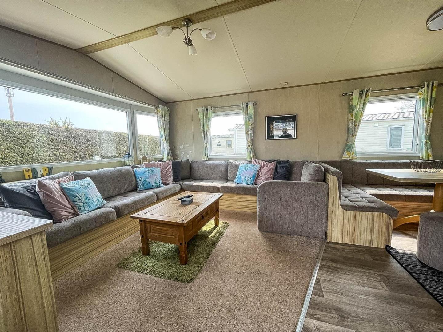 Mobile Home photo 1