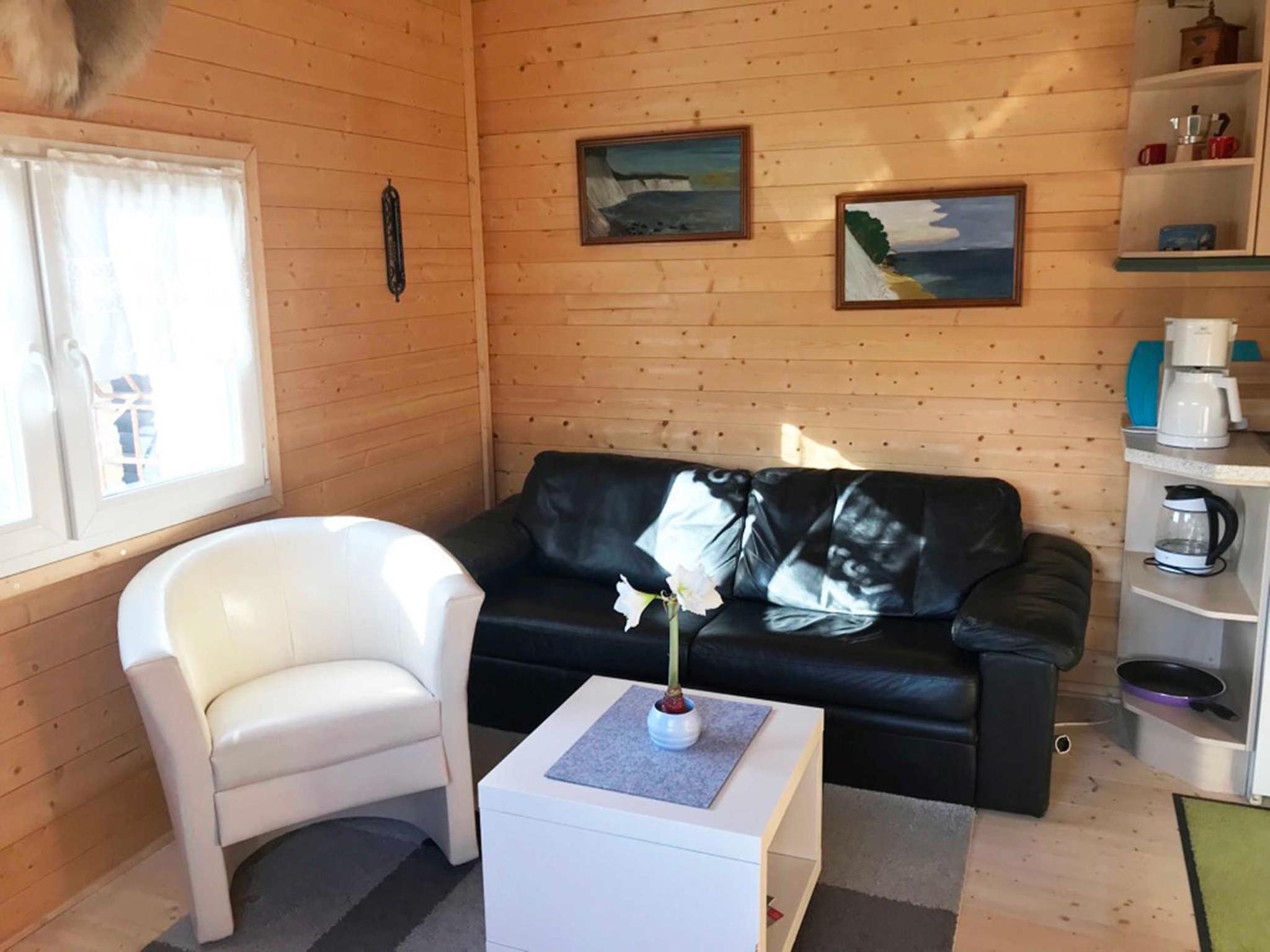 One-Bedroom House photo 2