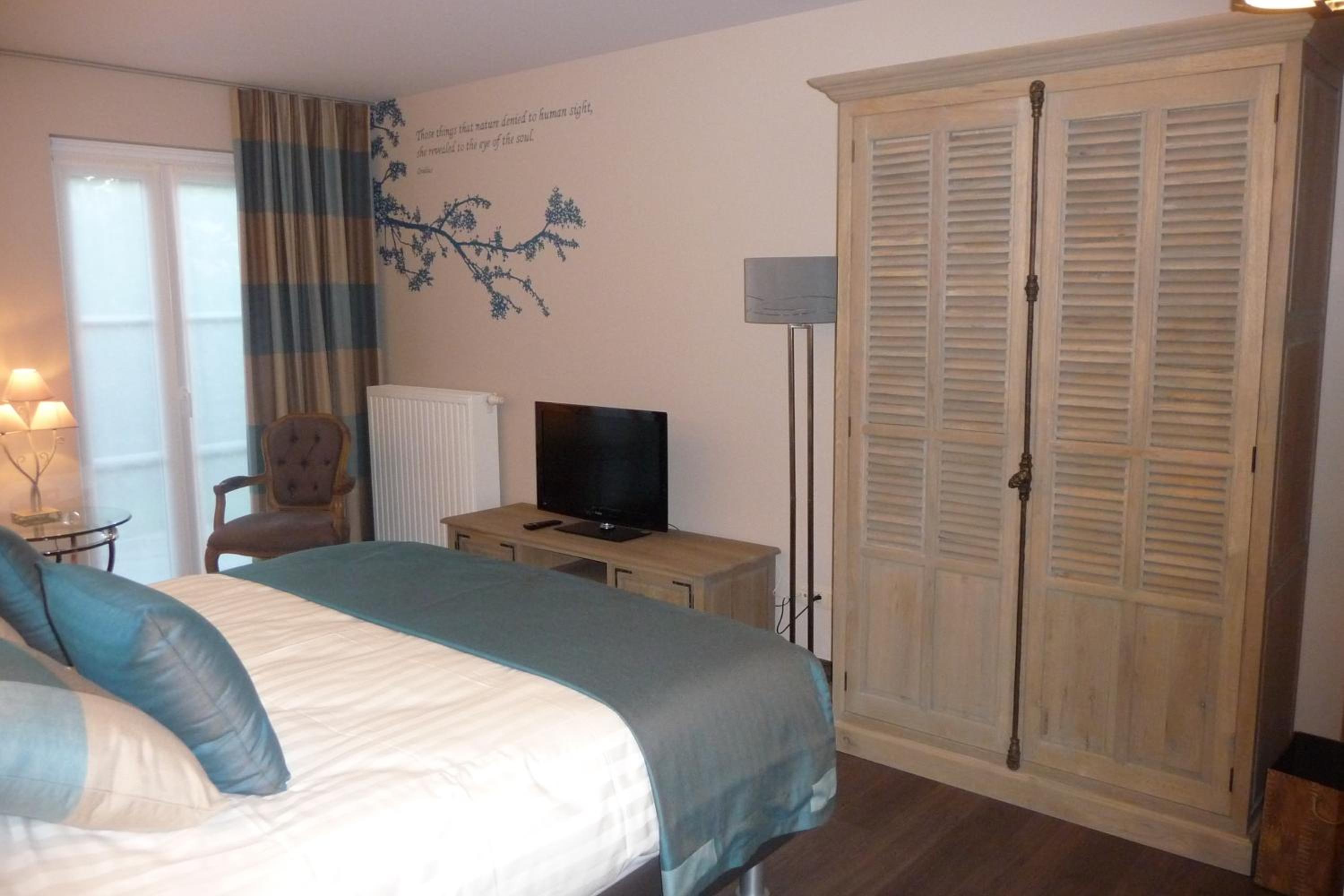 Standard Double Room - Photo 2