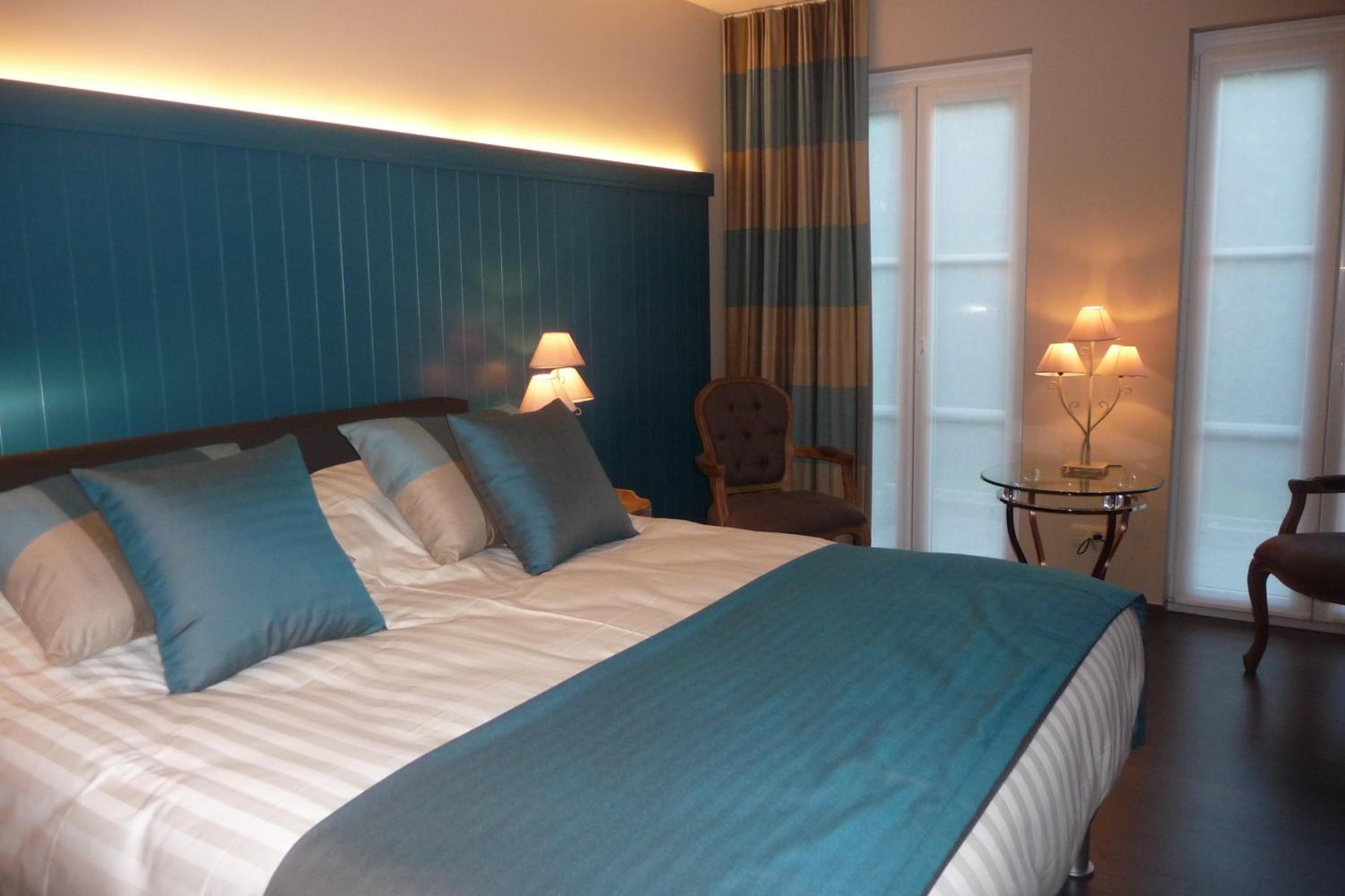 Standard Double Room - Photo 3