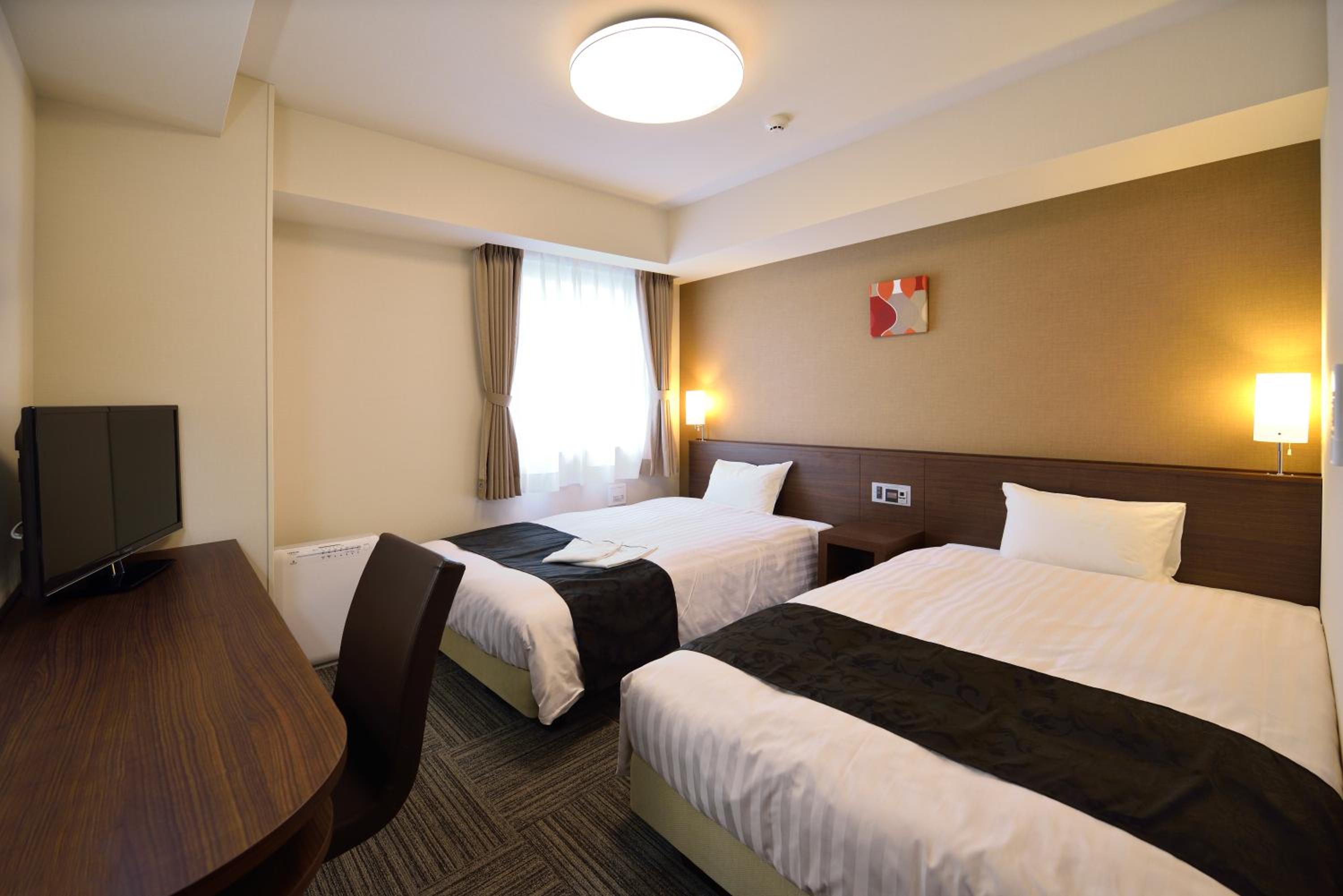 Twin Room - Non-Smoking - Photo 1
