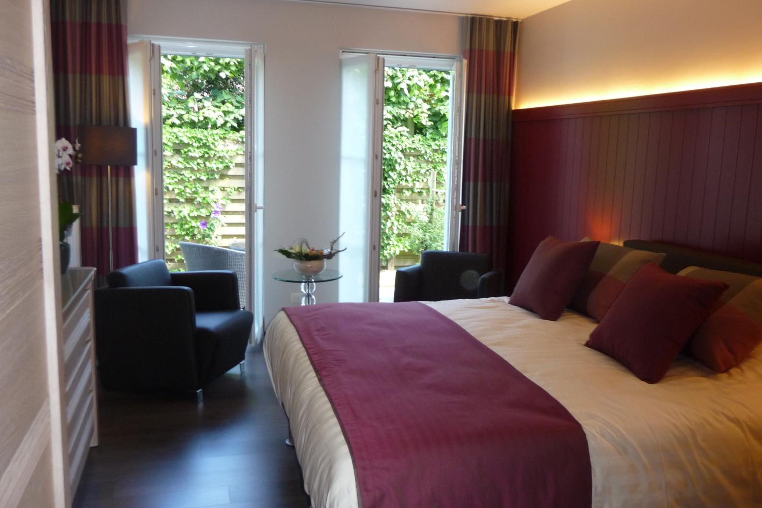 Standard Double Room - Photo 8