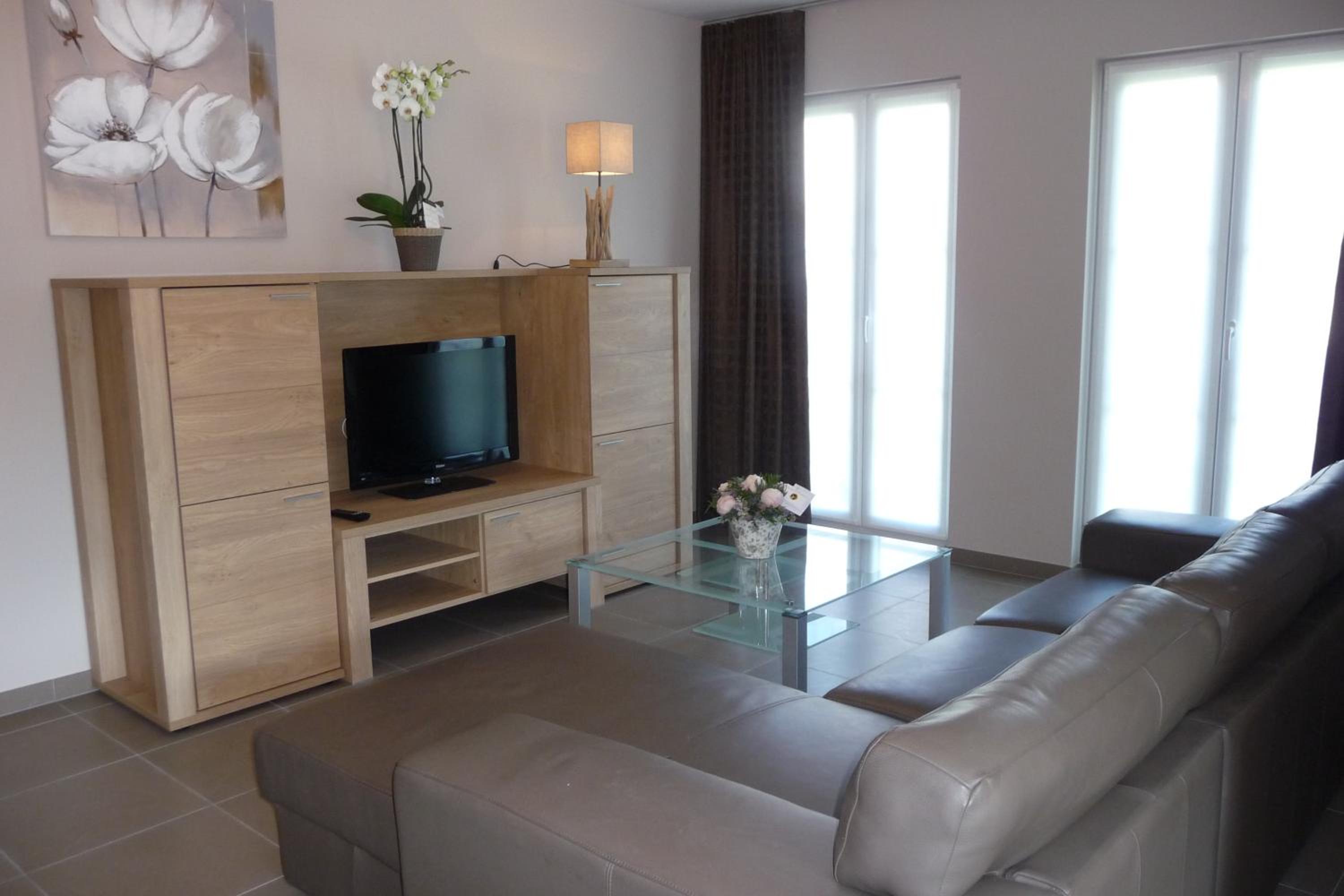 Two-Bedroom Apartment - Photo 21