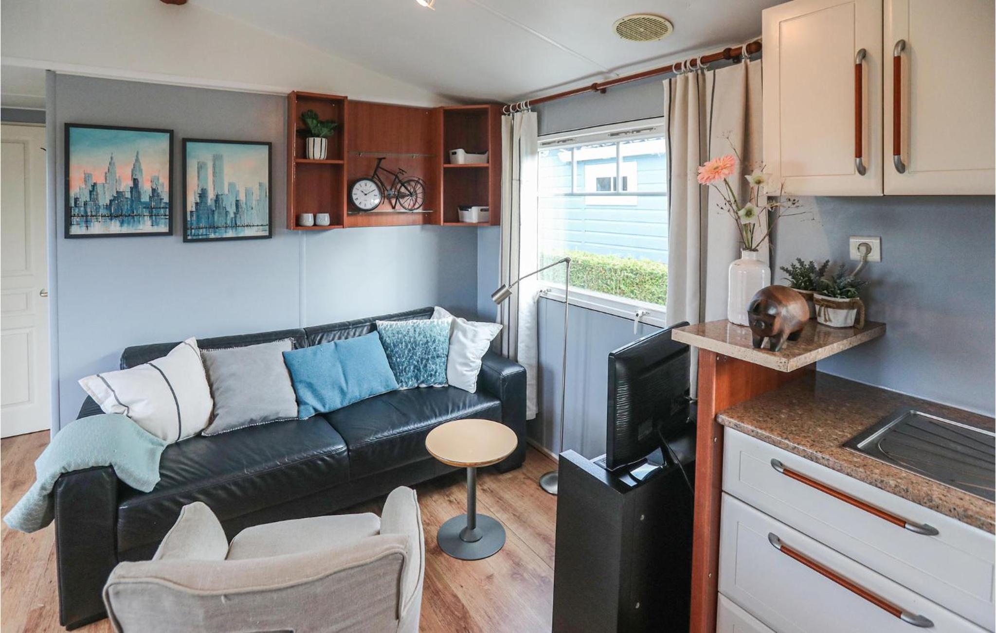 Two-Bedroom Holiday Home photo 3