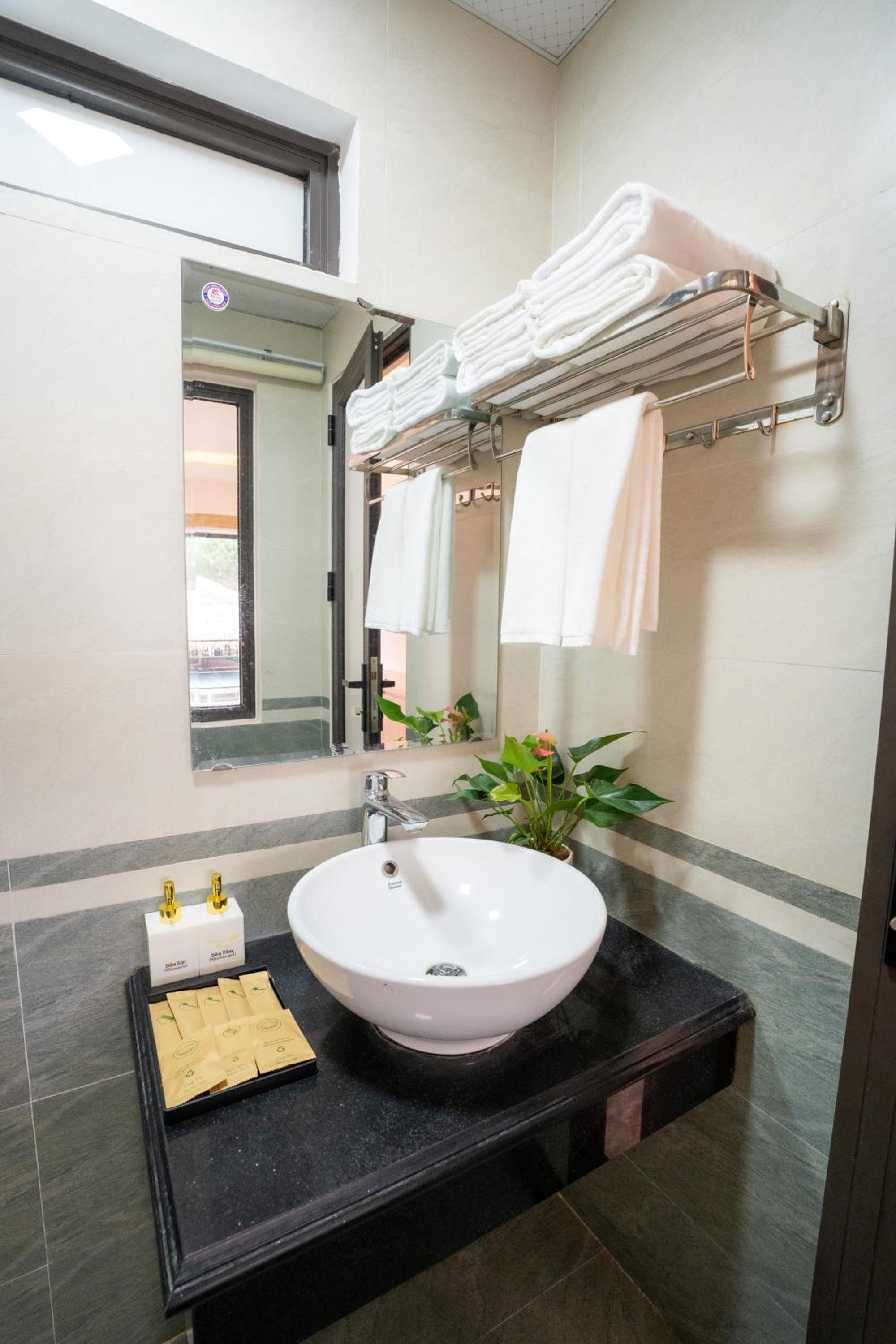 Superior Quadruple Room - Photo 9