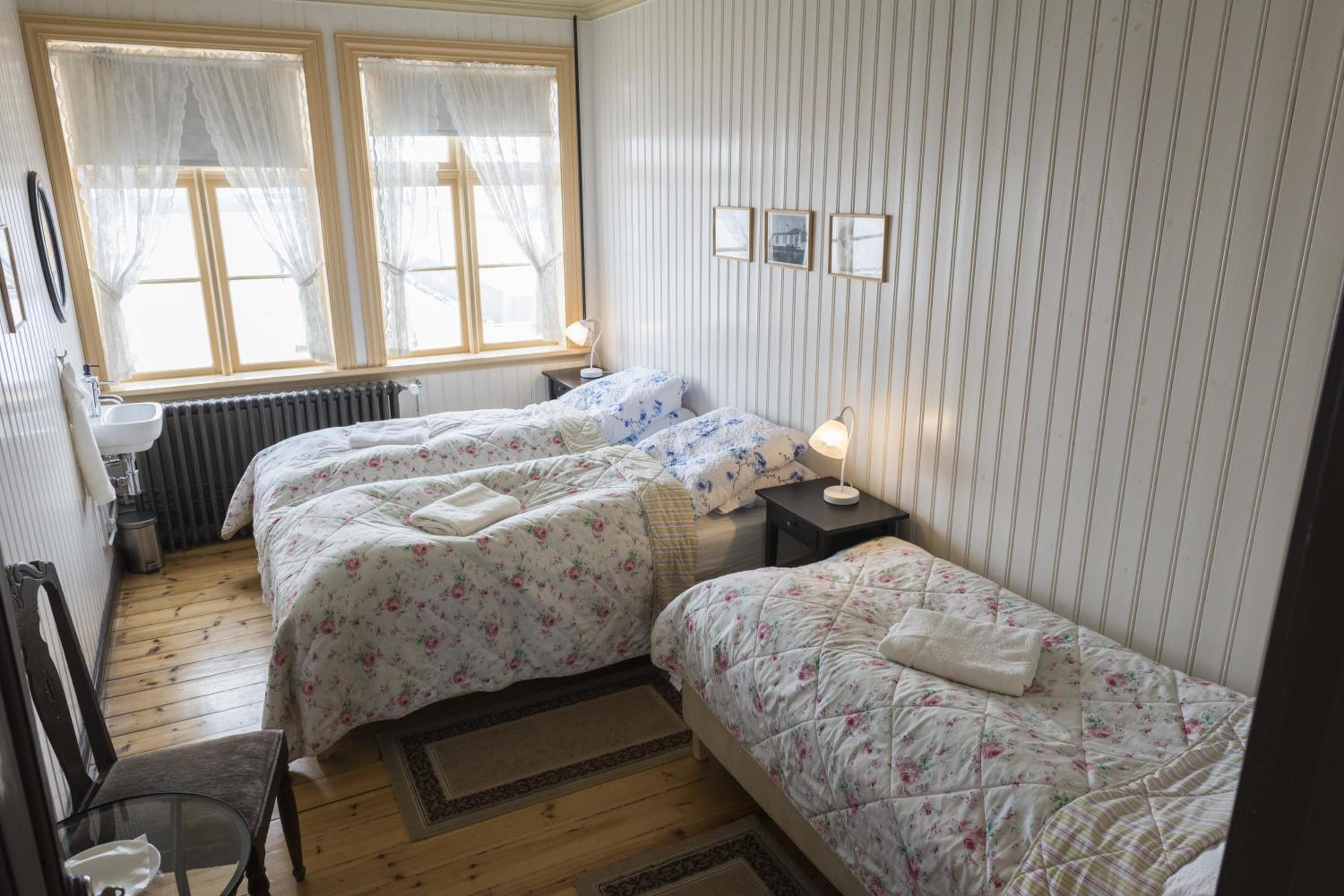Triple Room with Shared Bathroom photo 1