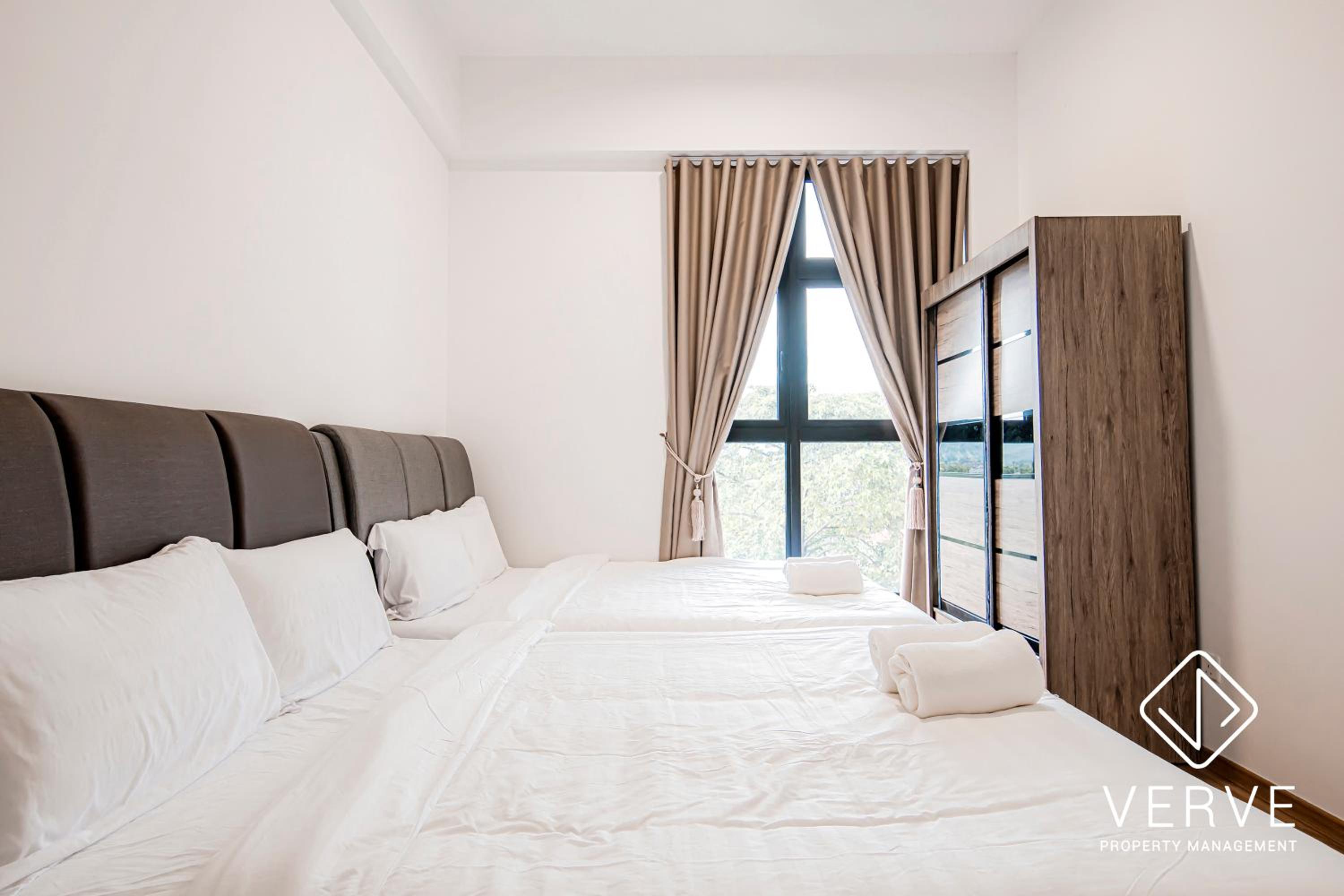 Three-Bedroom Apartment - Photo 11