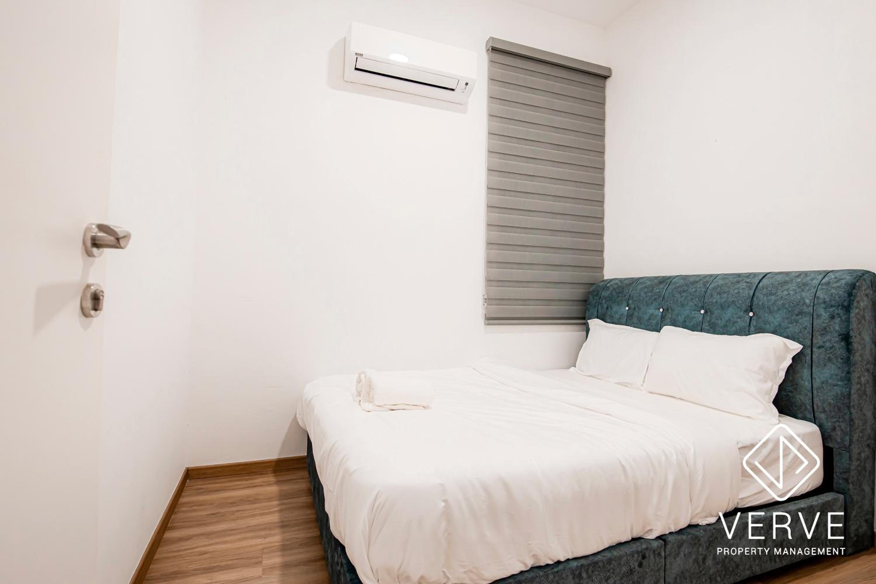Three-Bedroom Apartment - Photo 10