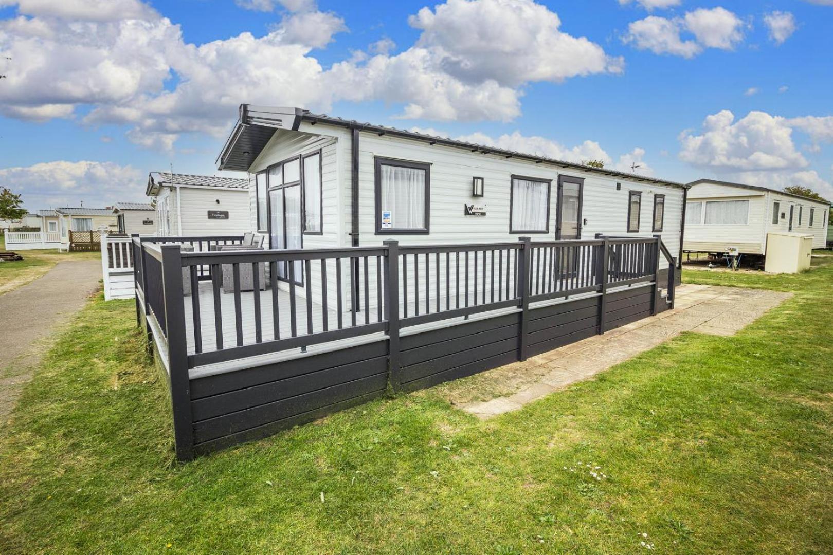 Mobile Home photo 3