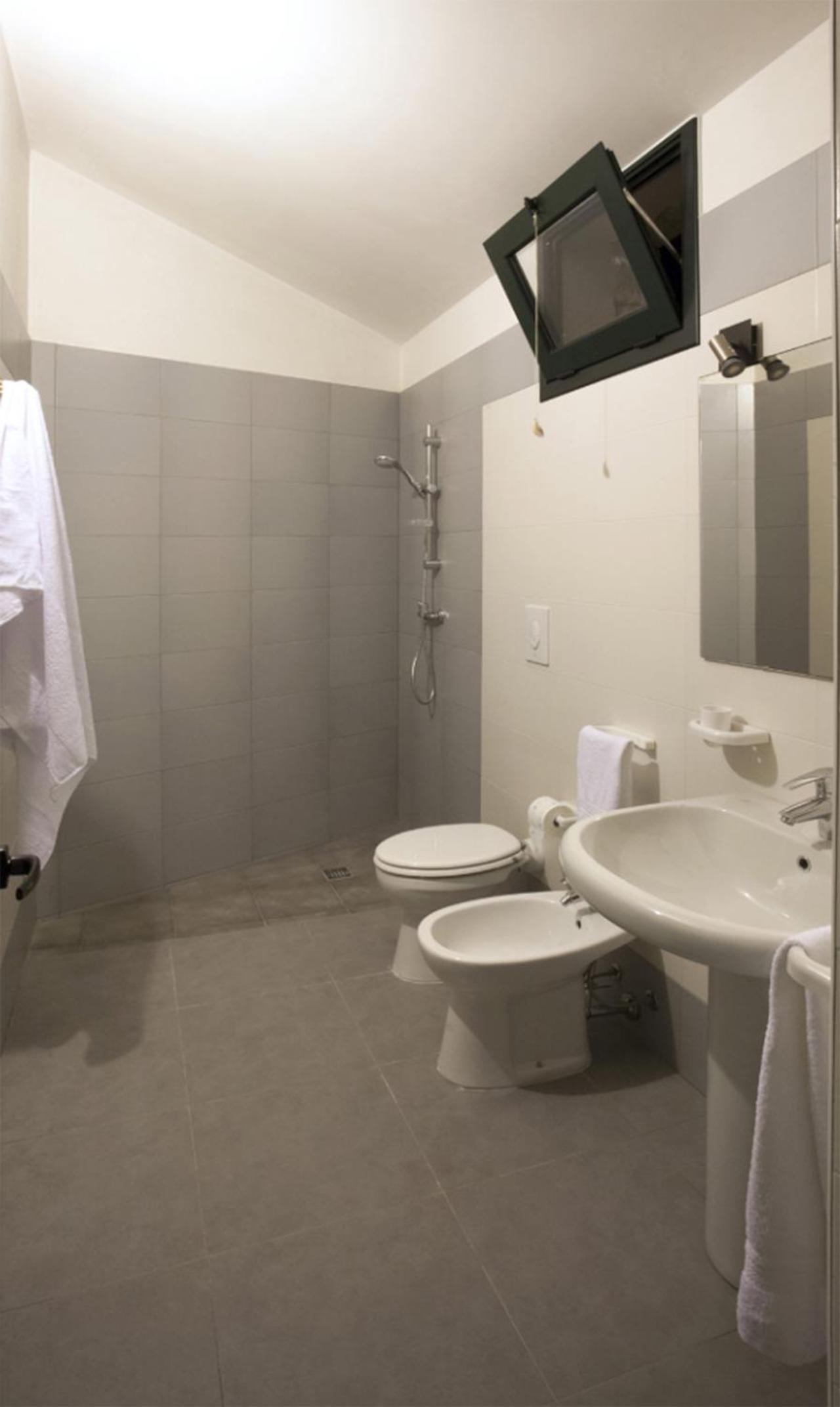 Economy Double Room photo 3