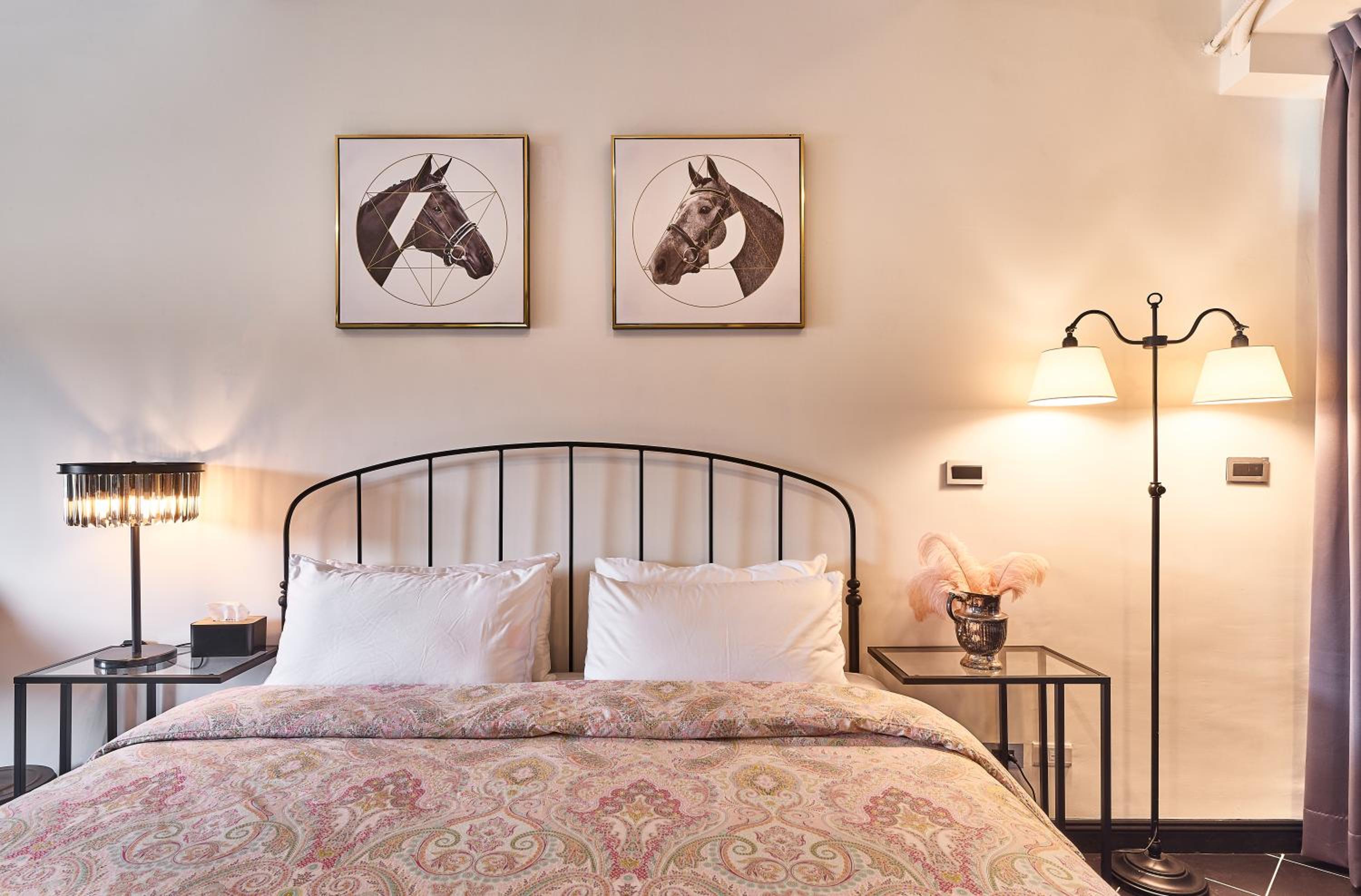 King Room with Balcony photo 1