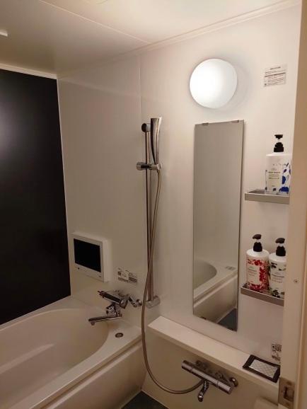 Double Room with Private Bathroom - Check in at 22:00 - Check out at 12:00 - Photo 9