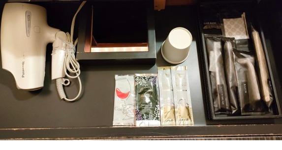 Double Room with Private Bathroom - Check in at 22:00 - Check out at 12:00 - Photo 8