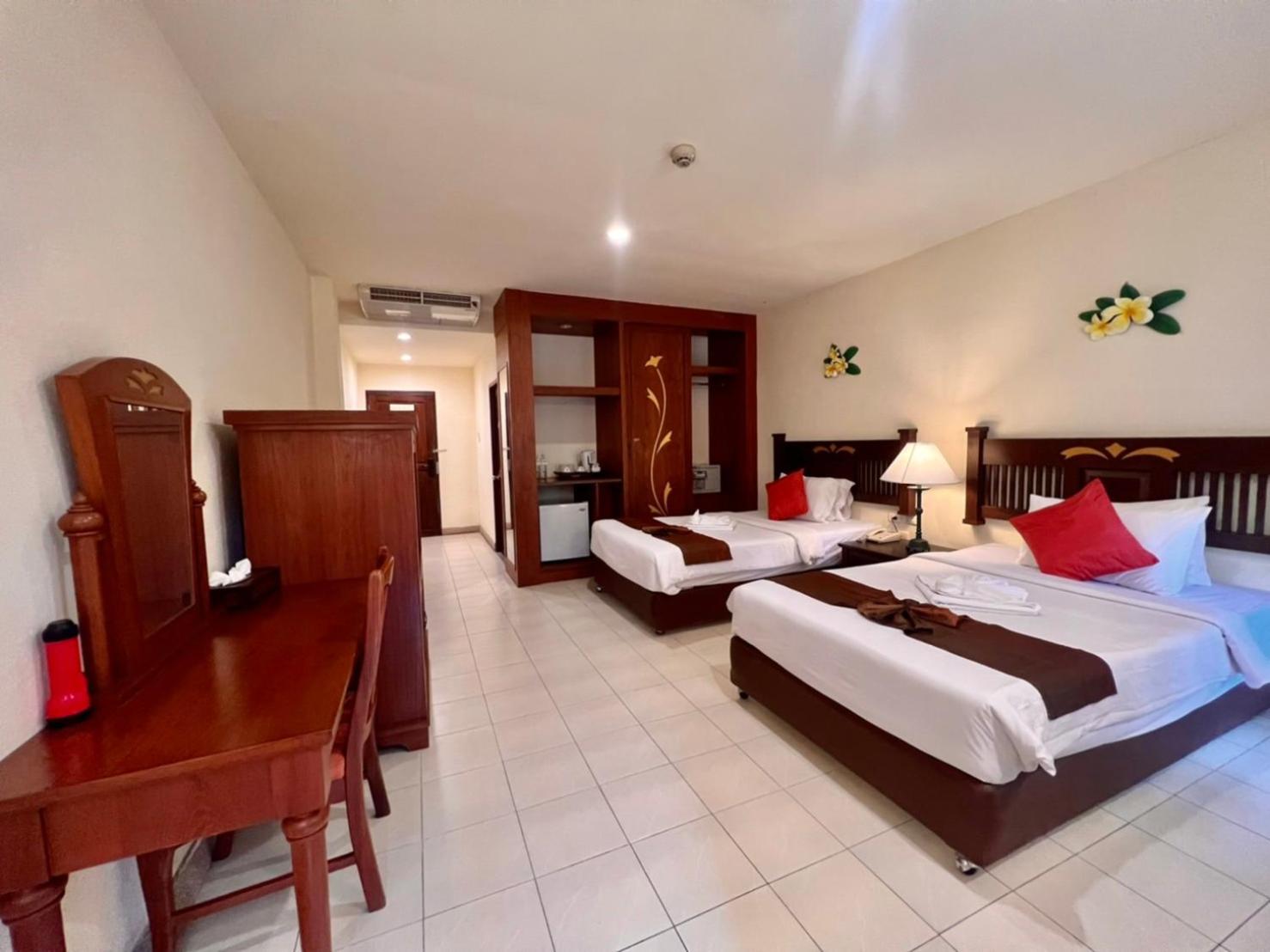 Quadruple Room with Garden View