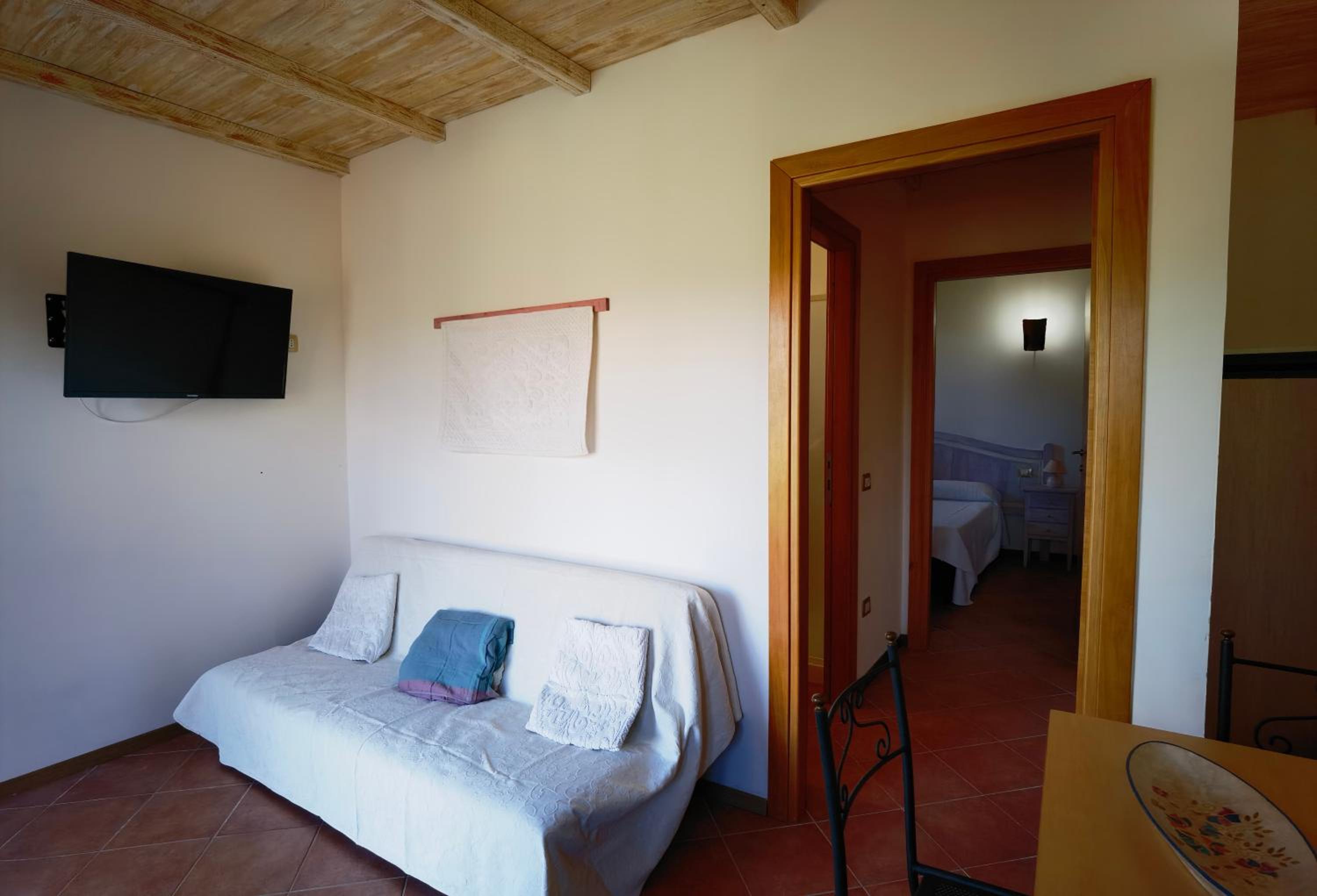 Large Double or Twin Room - Photo 5