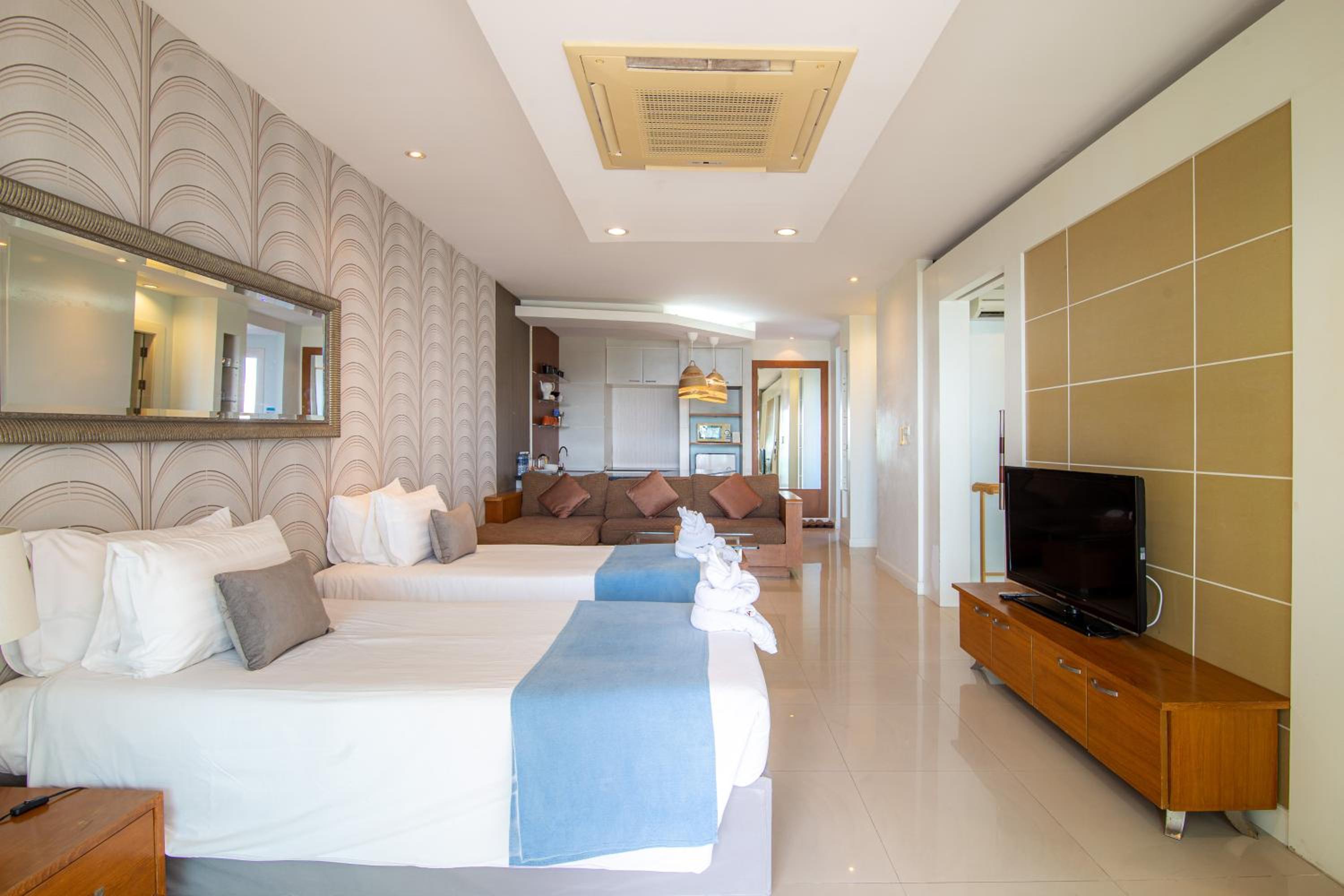 Family Suite with Sea View - Photo 7