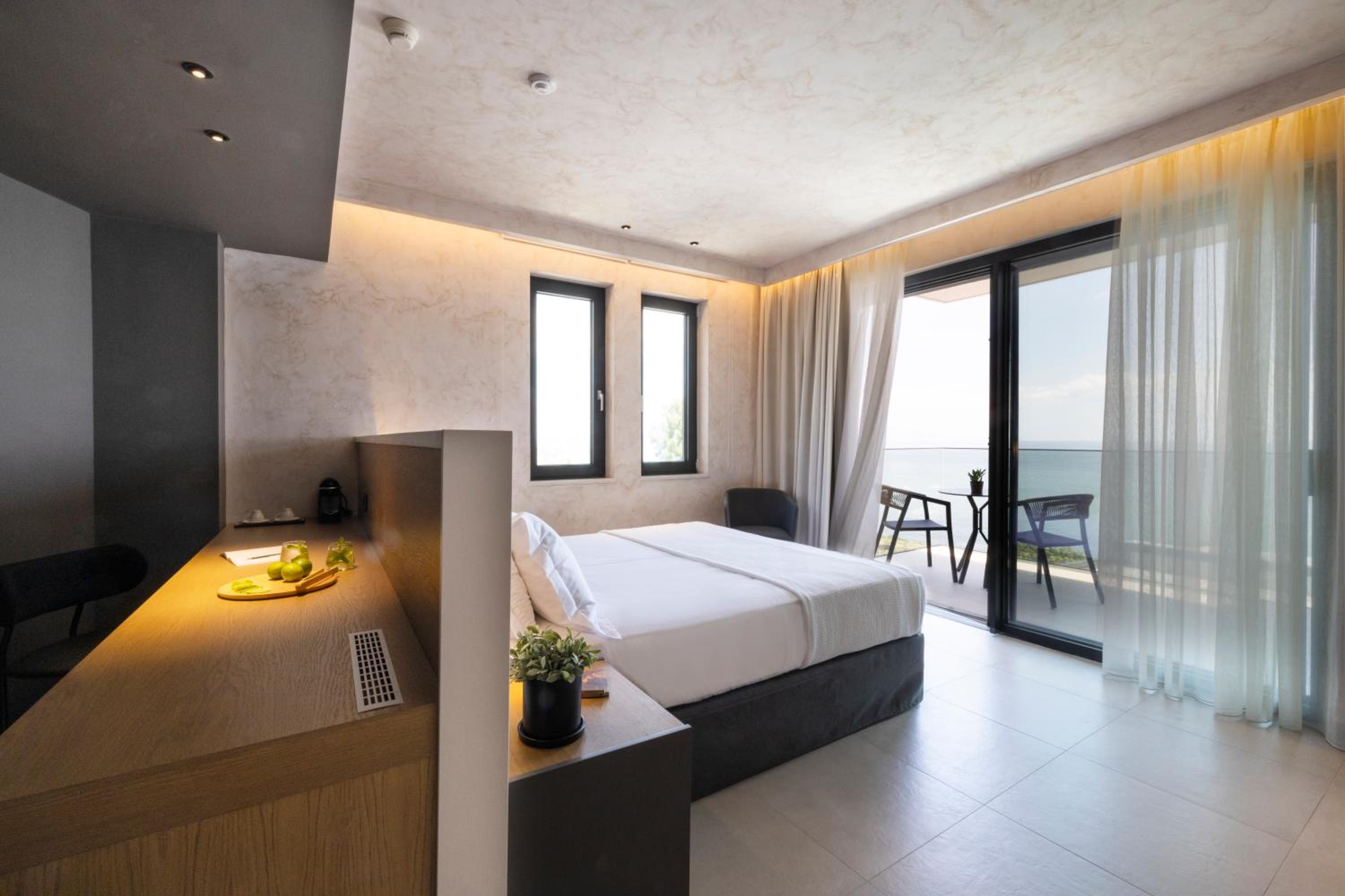 Junior Suite with Sea View photo 1