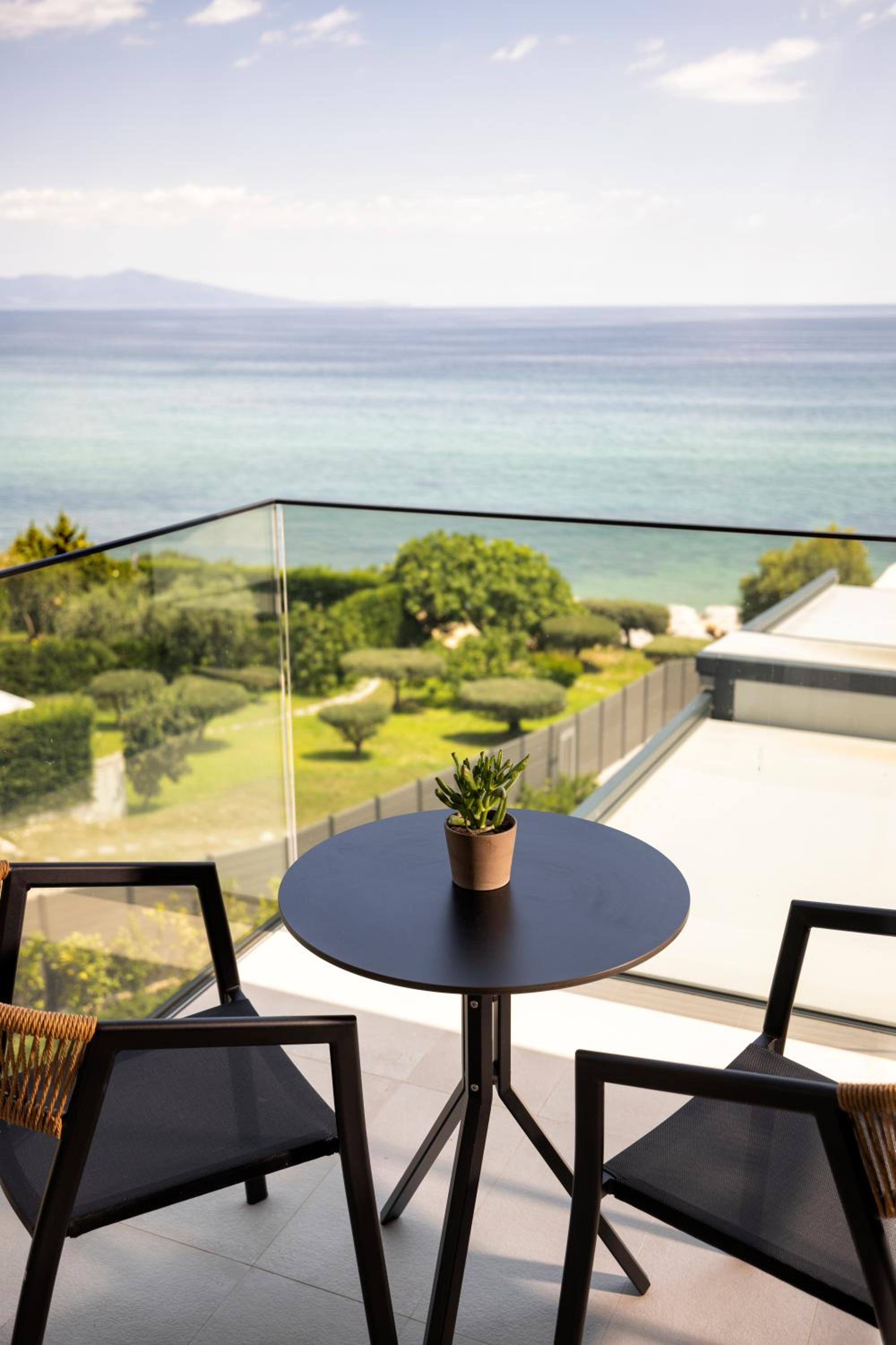 Junior Suite with Sea View photo 2