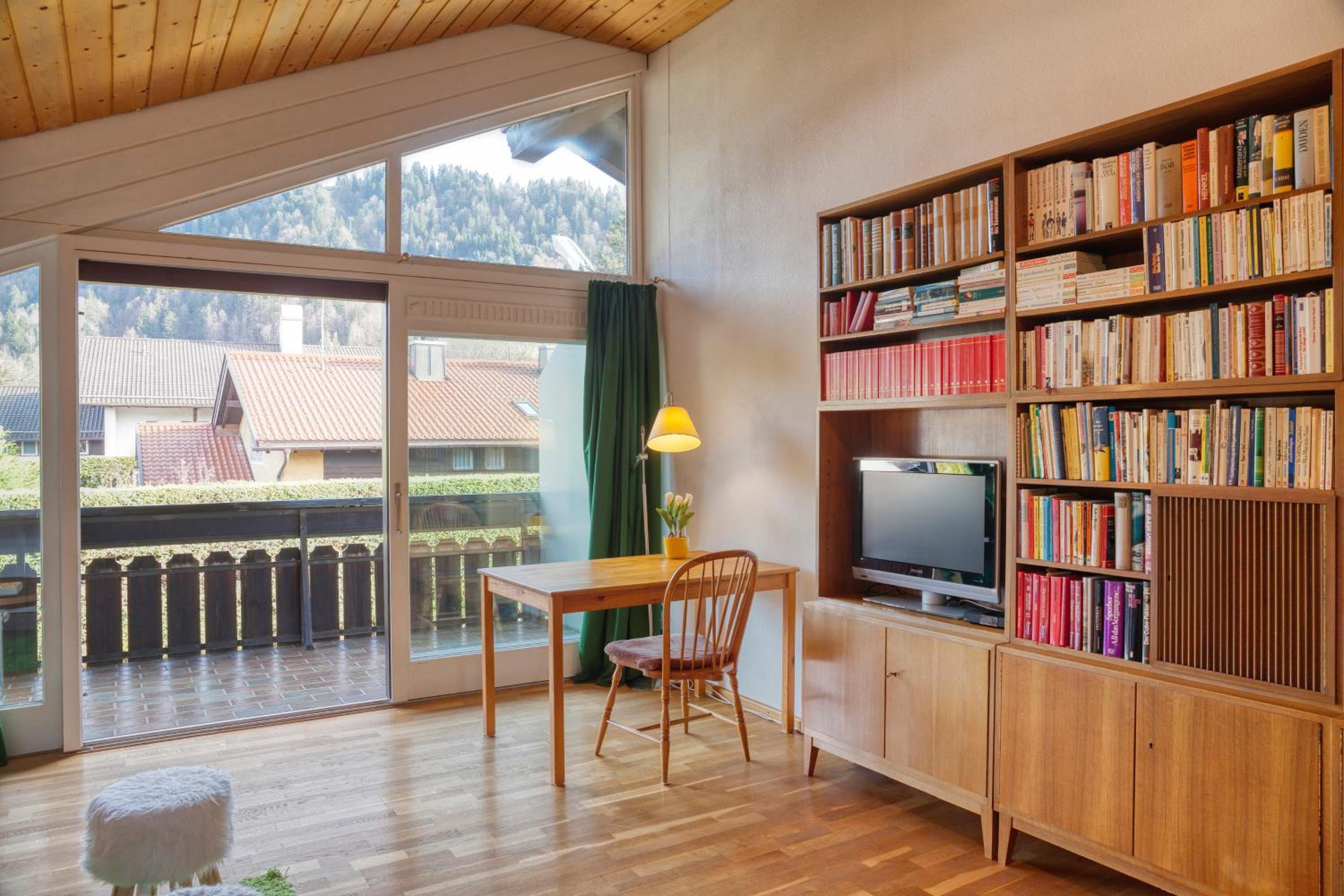 One-Bedroom Apartment photo 2