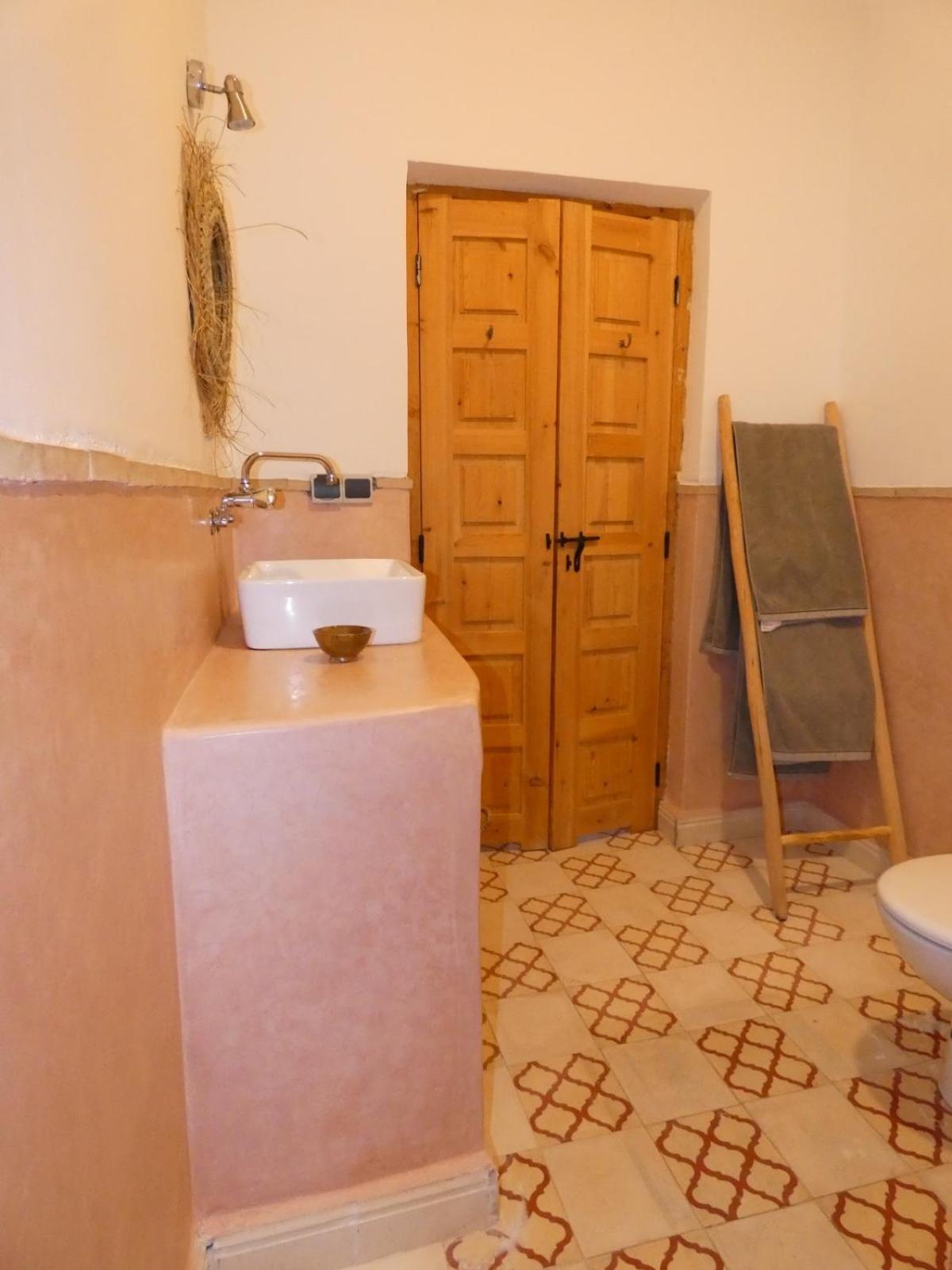 Twin Room - Photo 1
