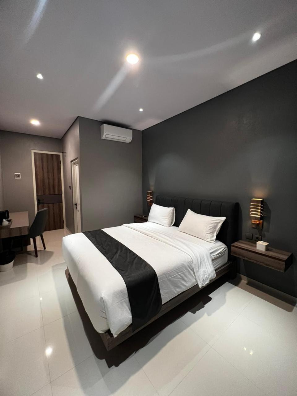 King Room with Pool View photo 1