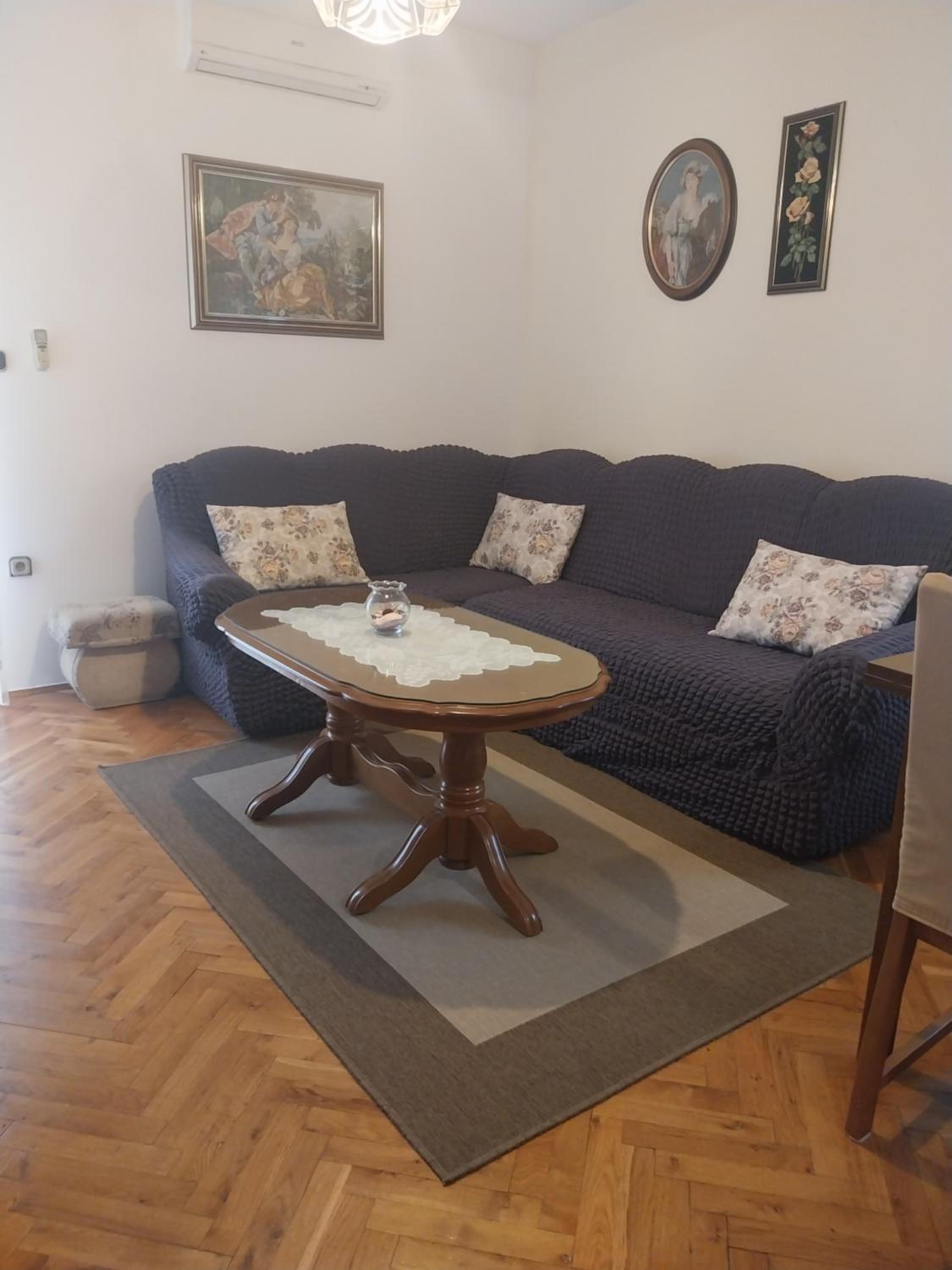 Apartment photo 1