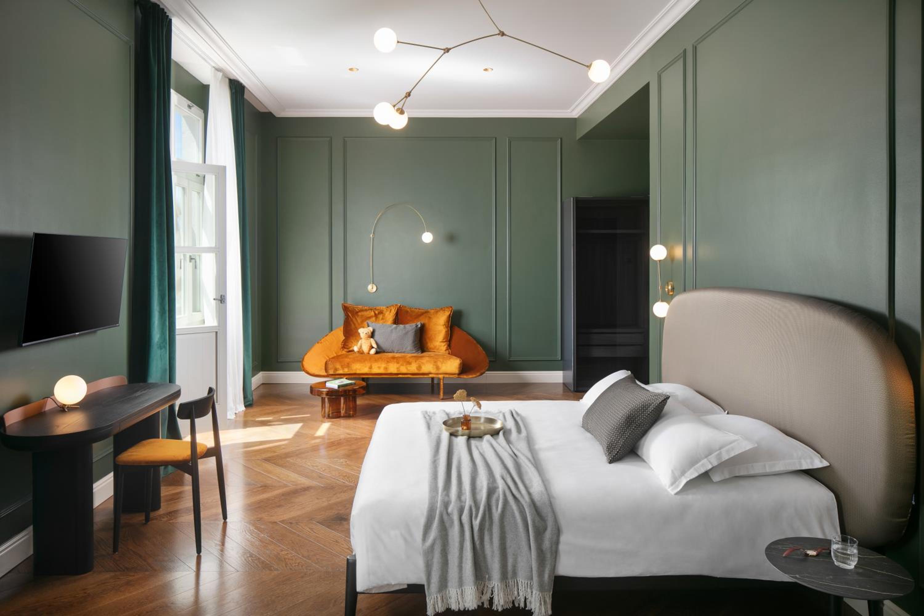 Deluxe Double Room with Balcony - Annex Building photo 1