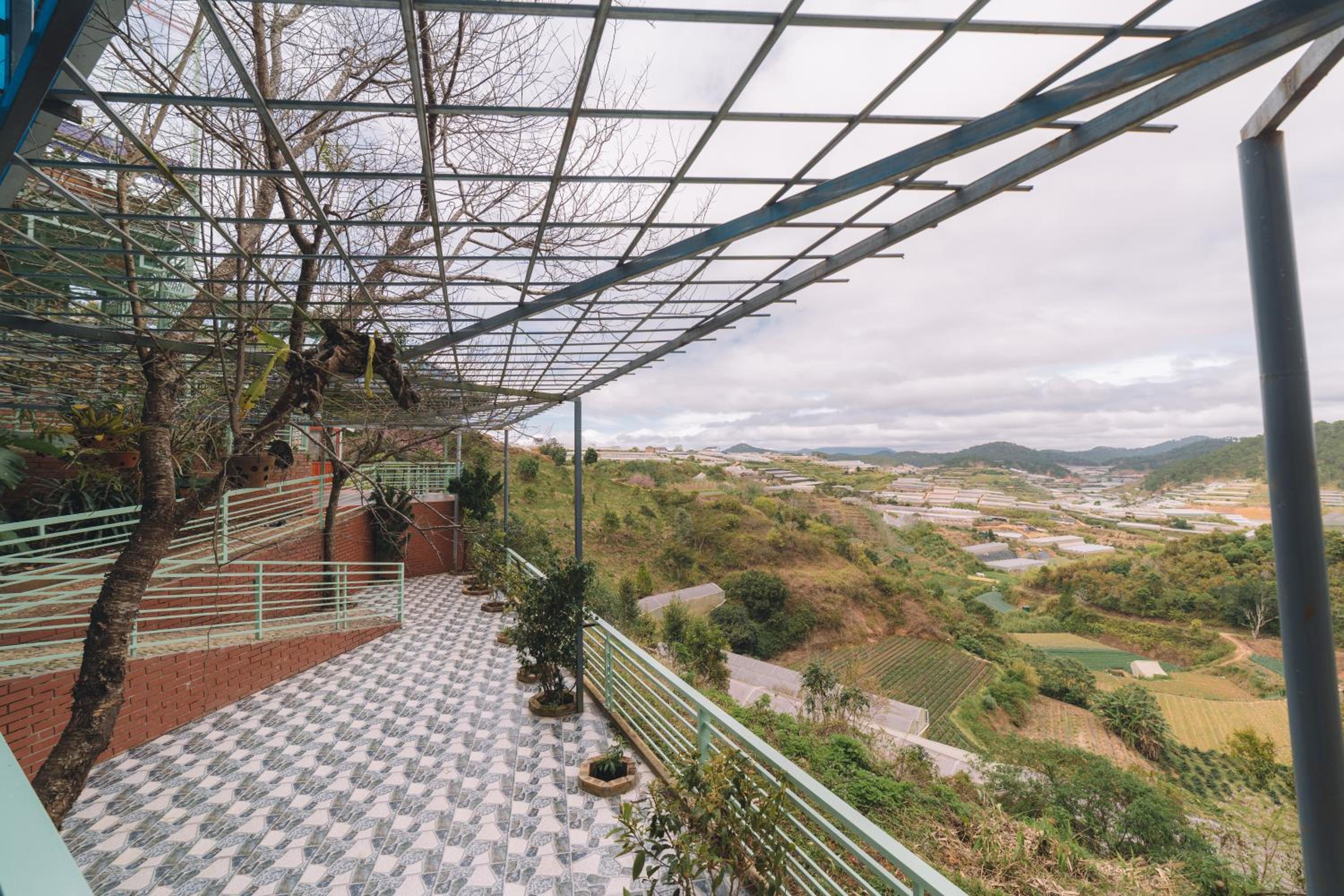 Apartment With Mountain View photo 3