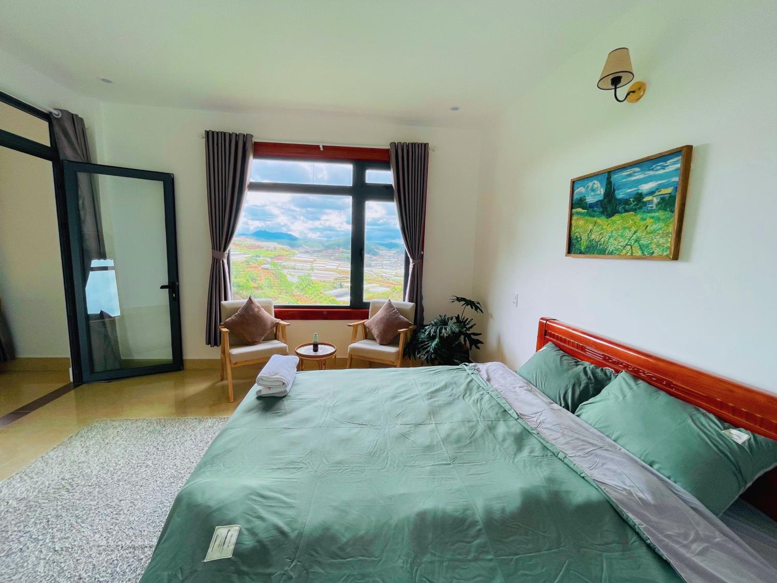 Apartment With Mountain View photo 1