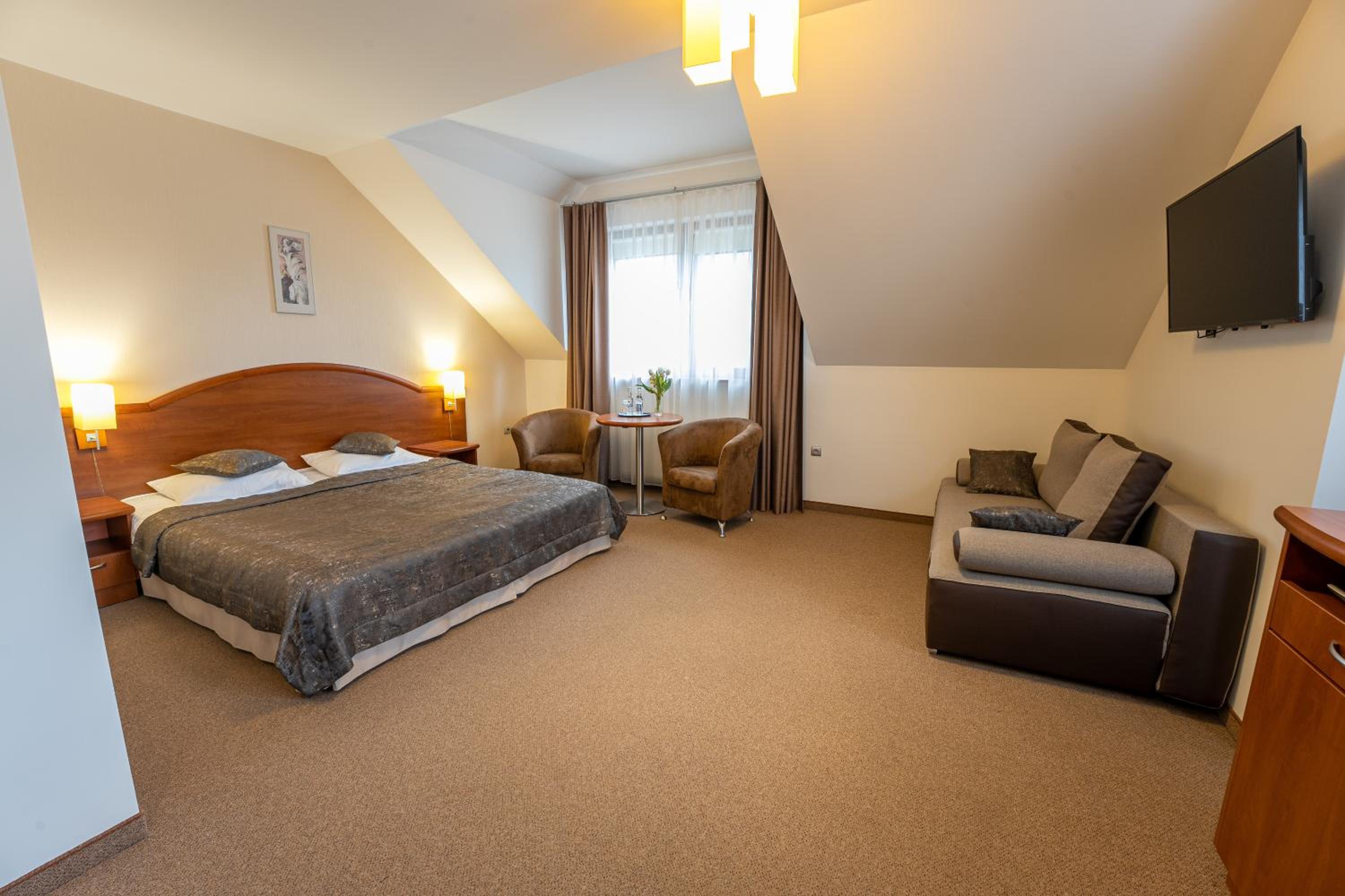 Double Room - Photo 5