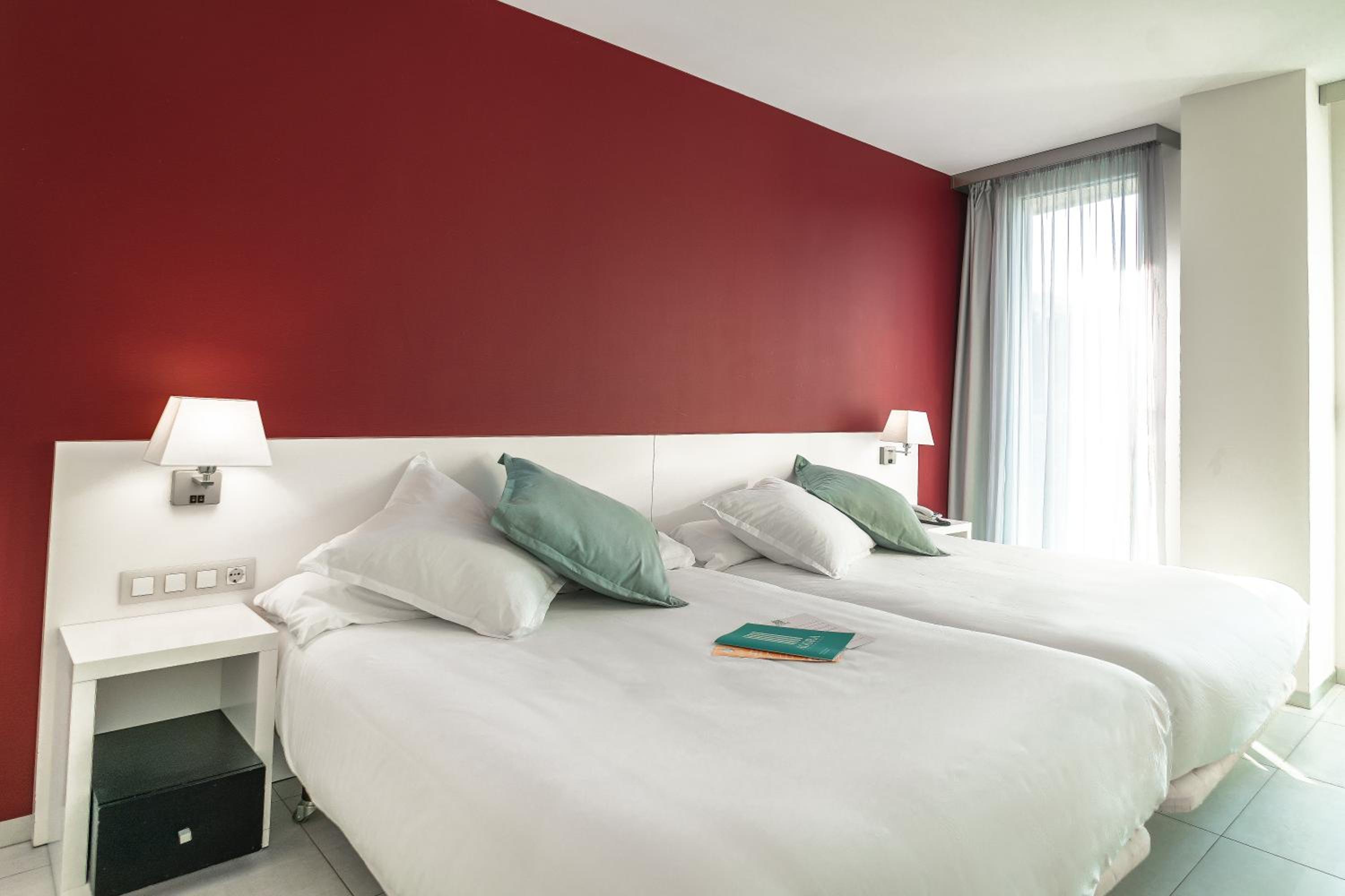 Double Room (2 Adults + 1 Child )