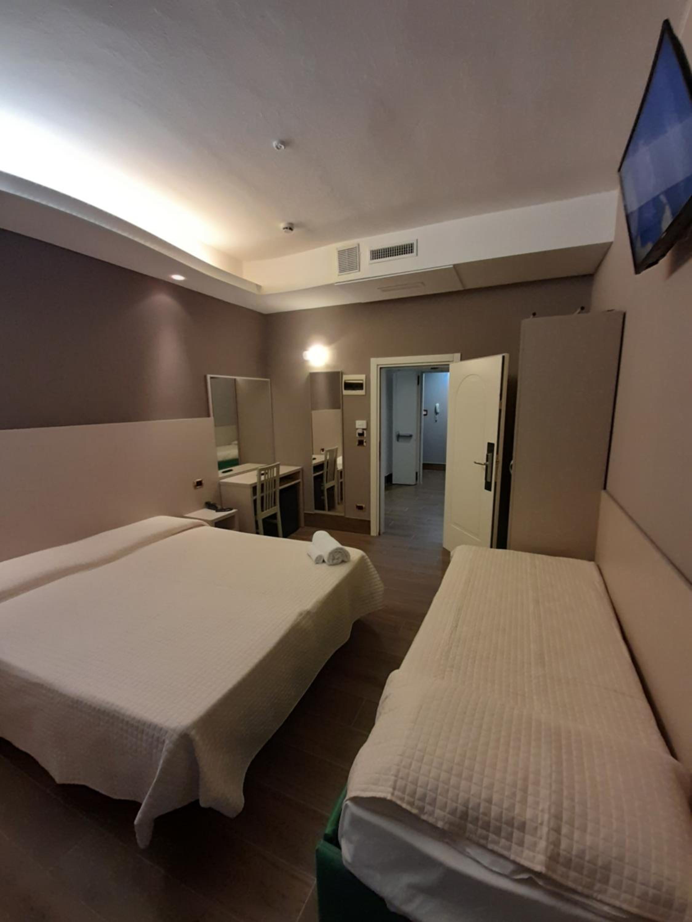 Comfort Triple Room - Photo 7