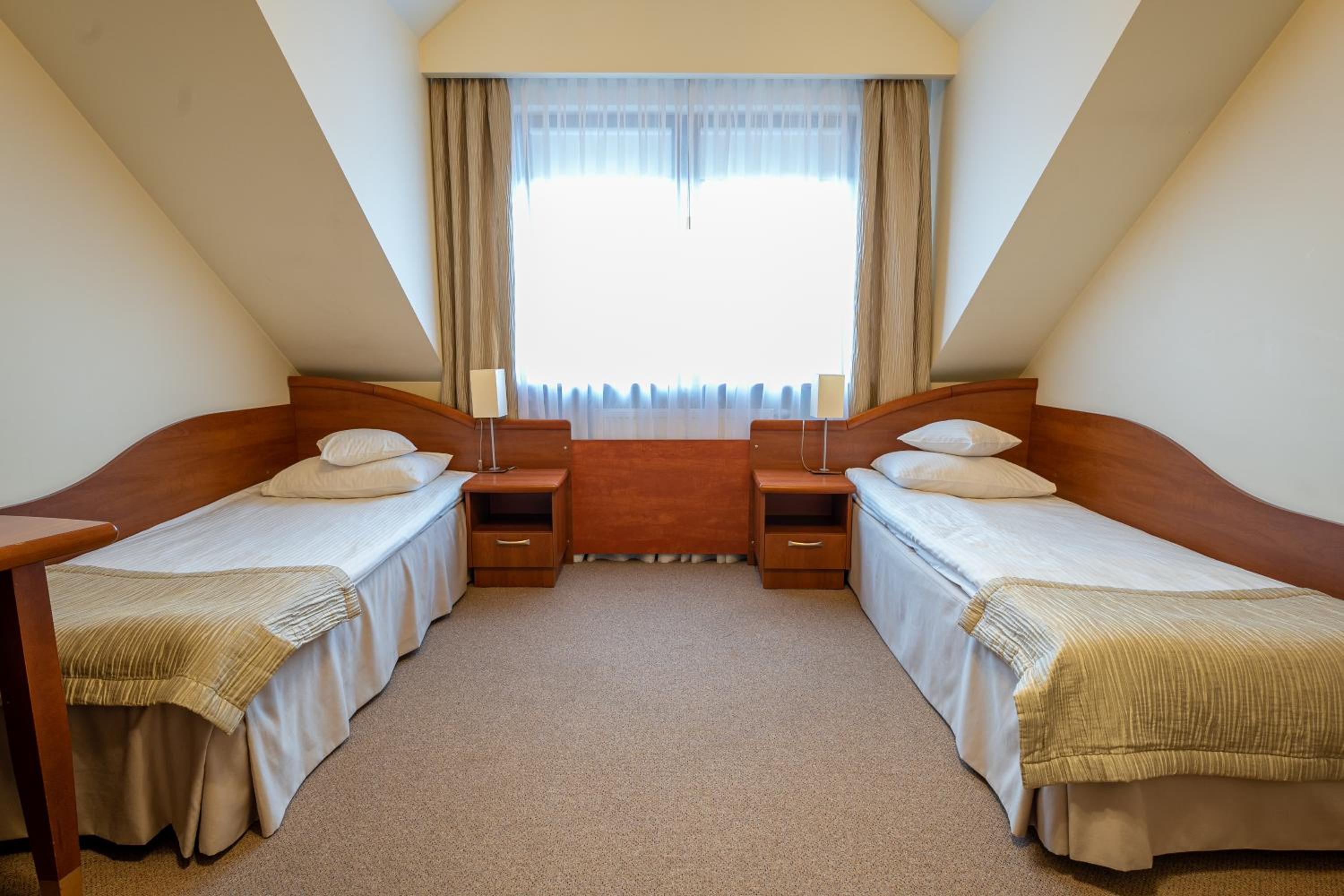 Twin Room - Photo 2