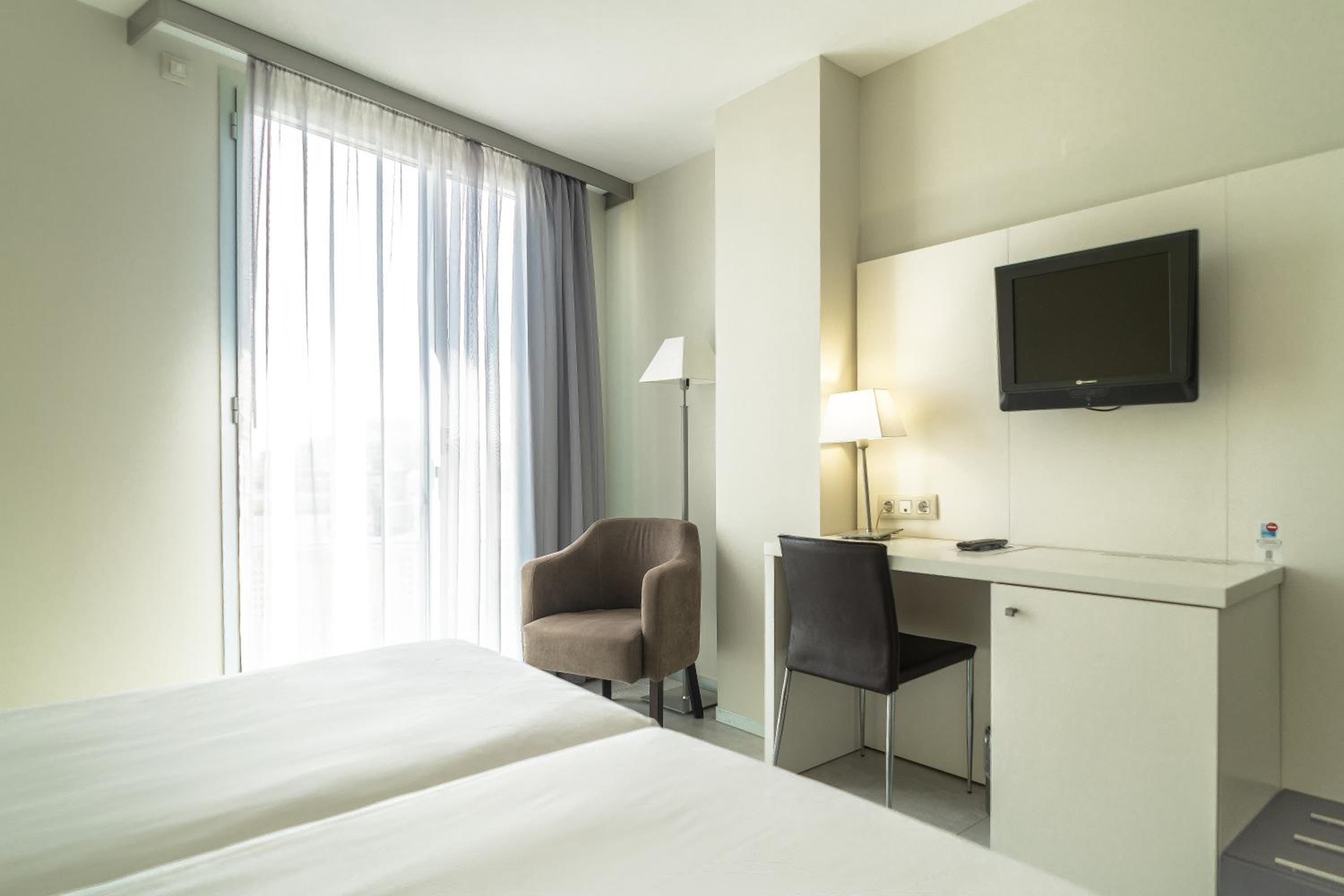Habitación Familiar Estándar (3 adultos + 1 niño)
