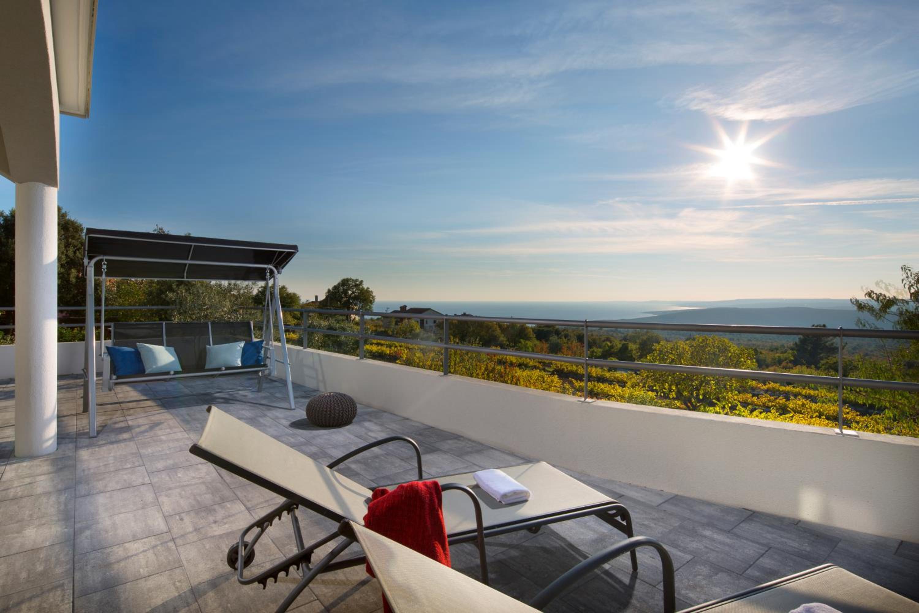 Villa photo 3