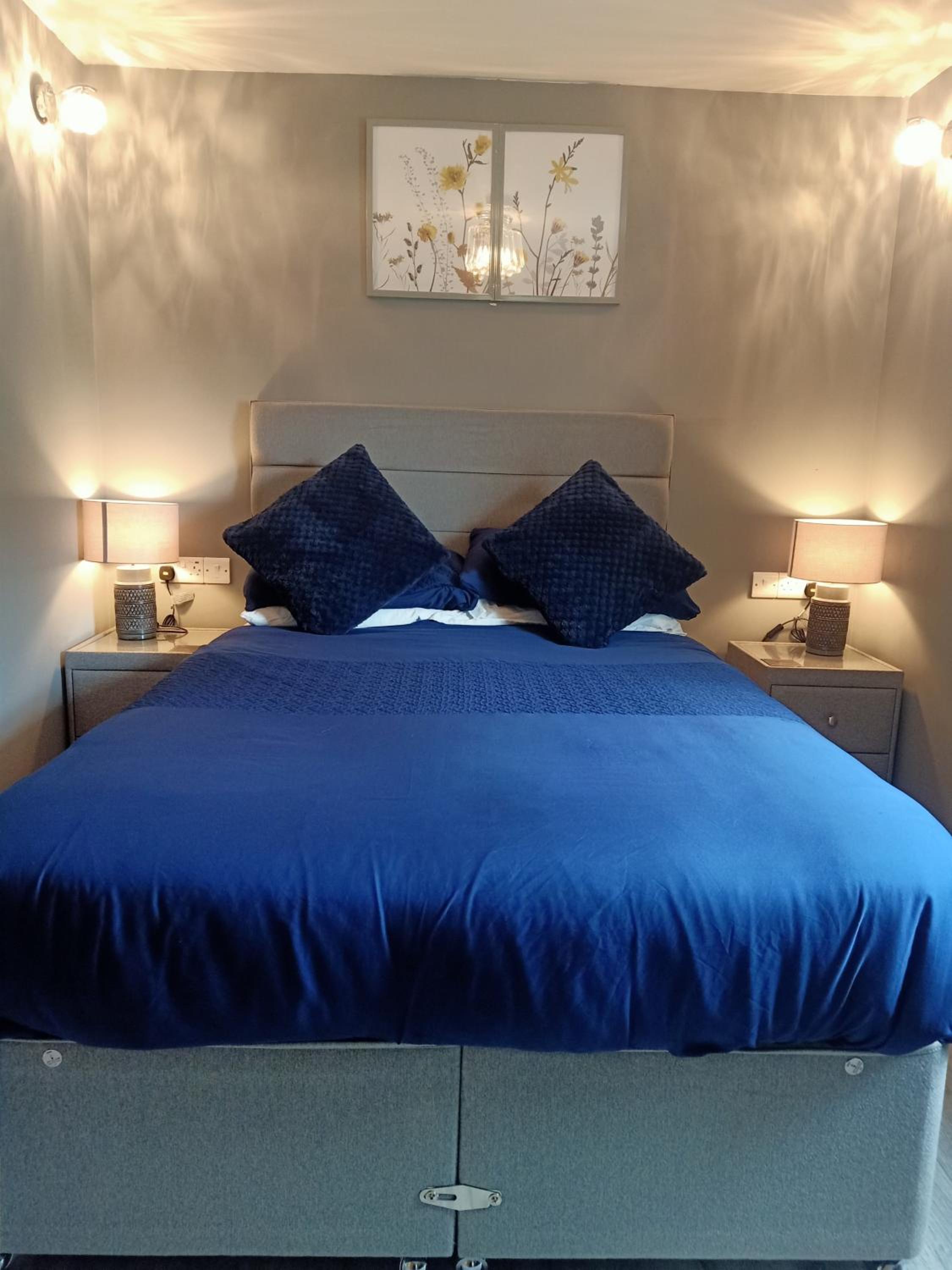 Double Room with Private Bathroom - Photo 1