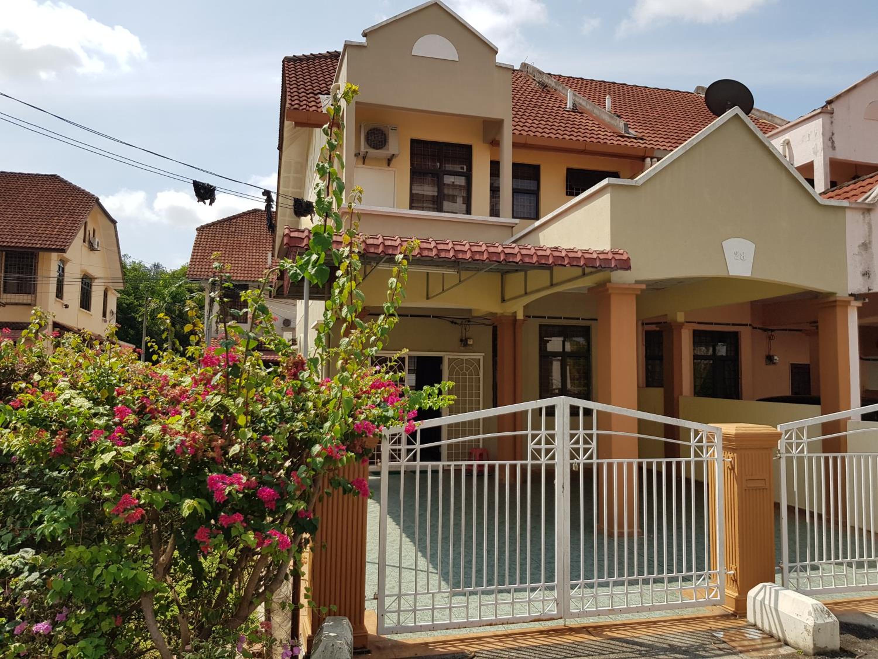 Four-Bedroom House photo 1
