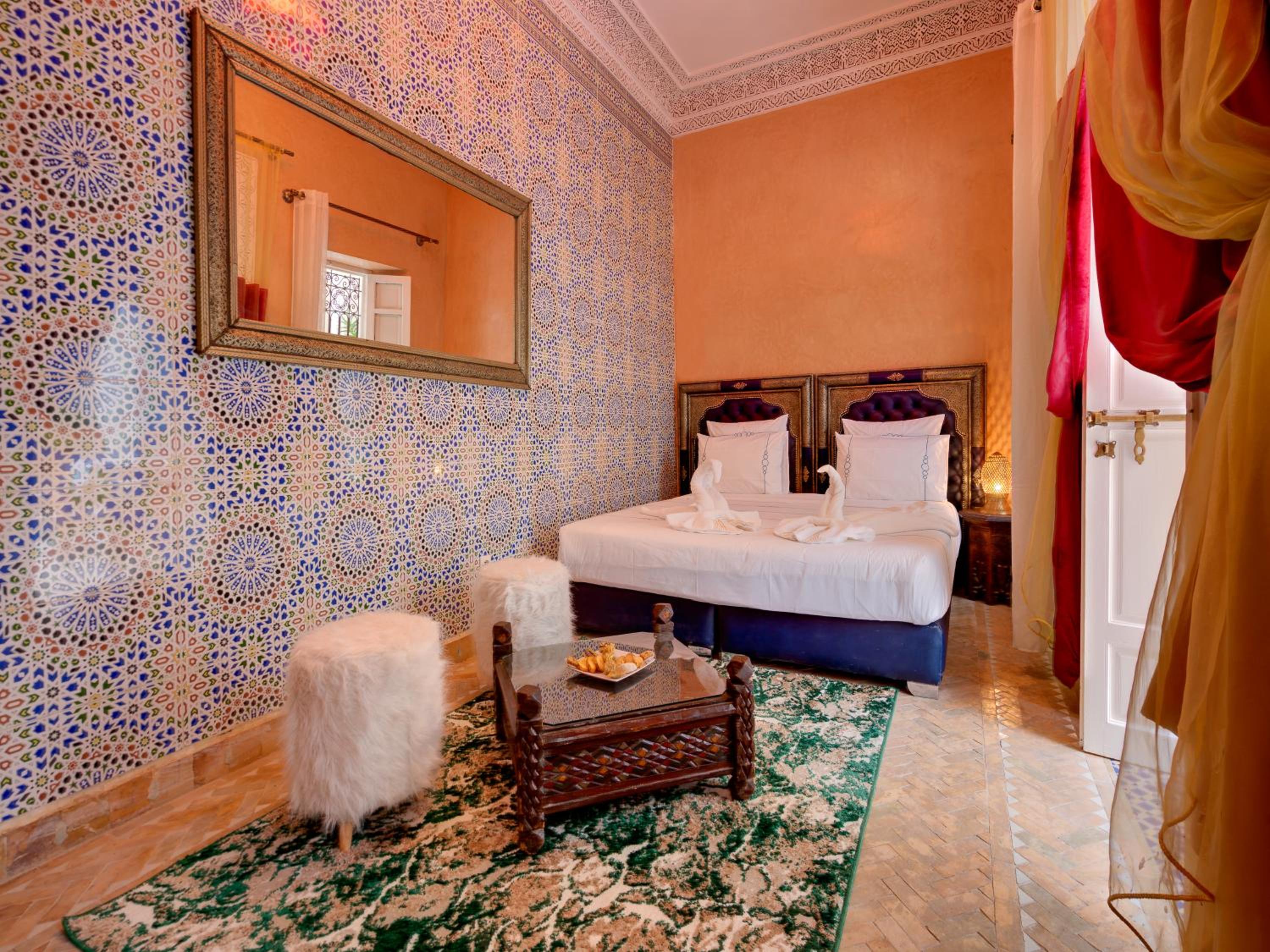 Suite - Photo 1