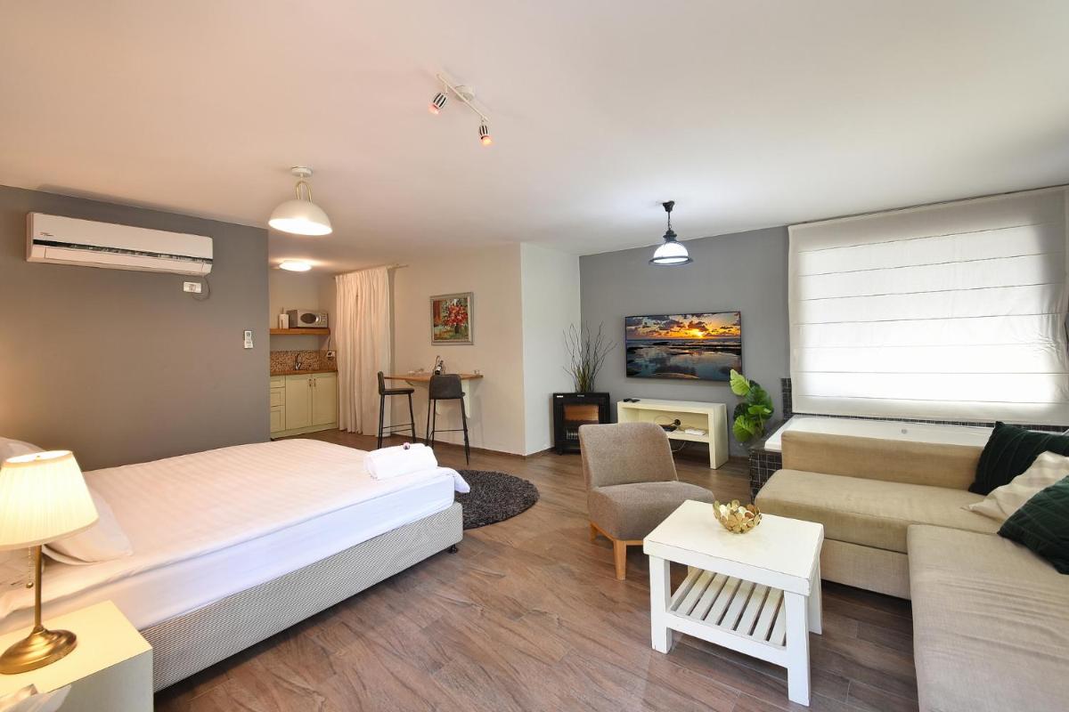 Suite with Garden View photo 1