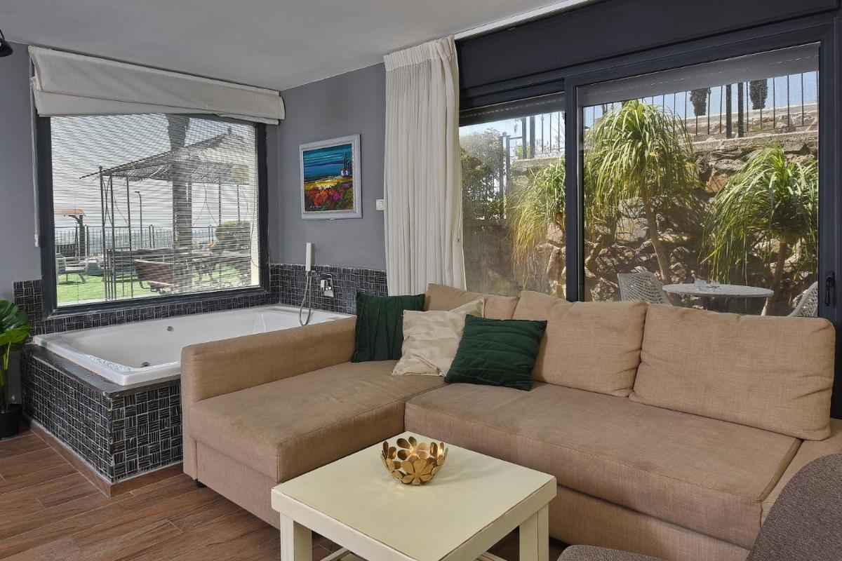 Suite with Garden View photo 2