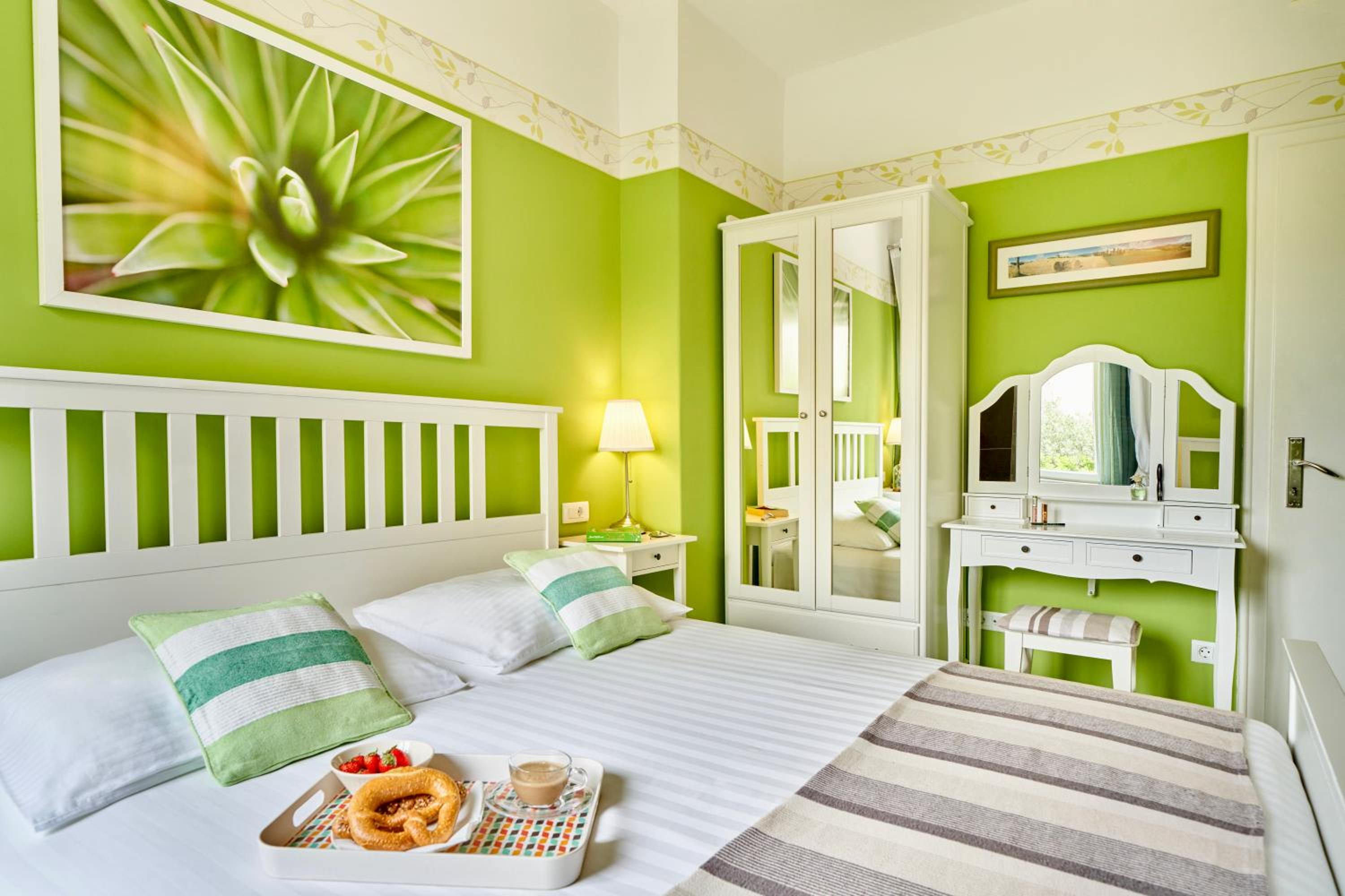 Four-Bedroom House photo 1
