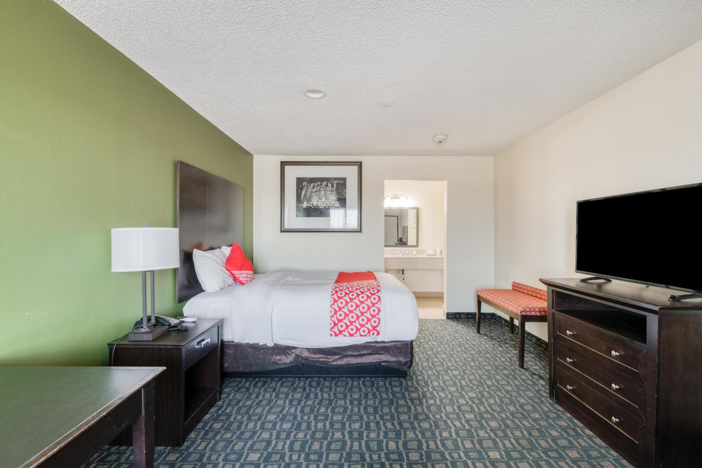 Queen Room - Photo 1