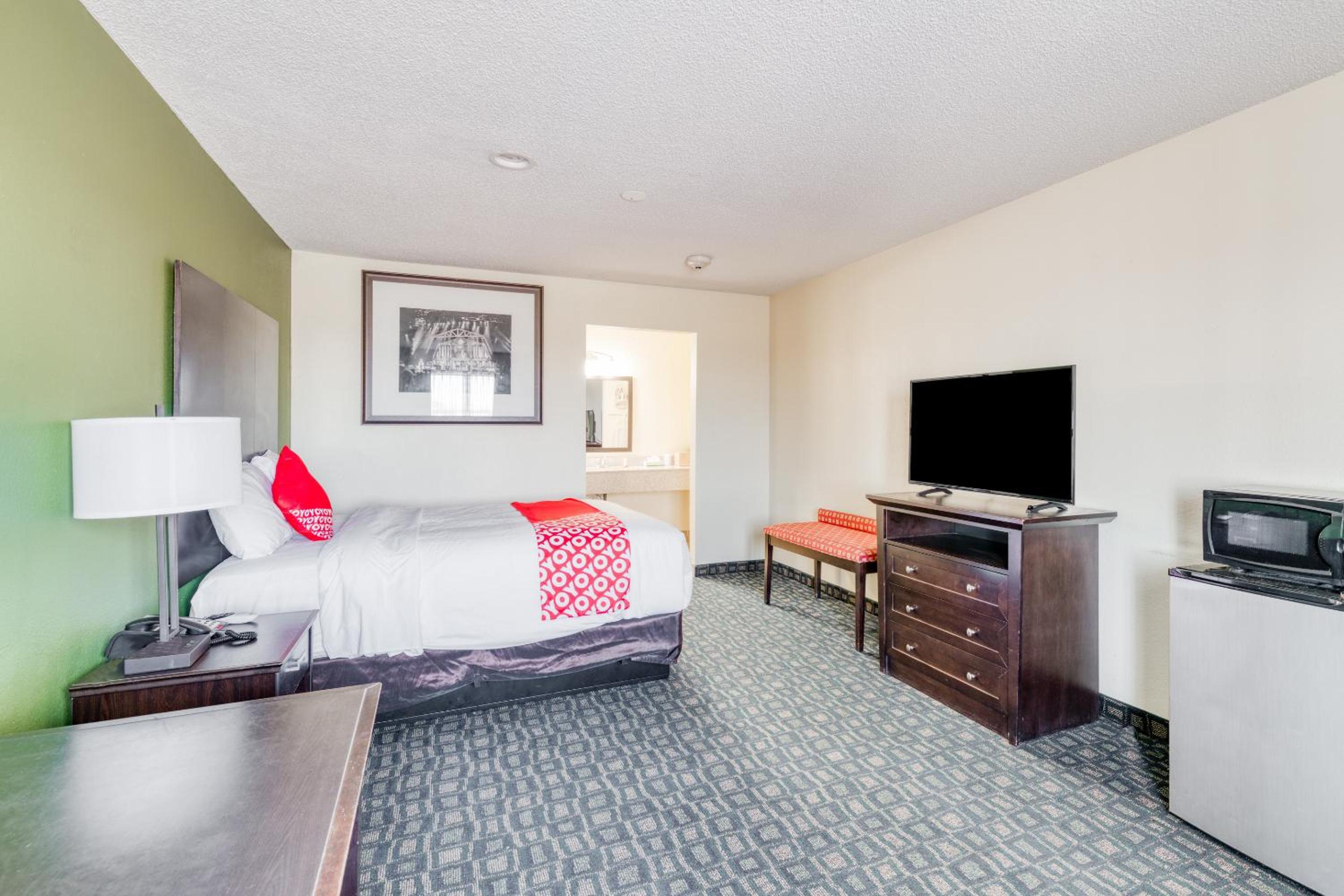 Queen Room - Photo 2