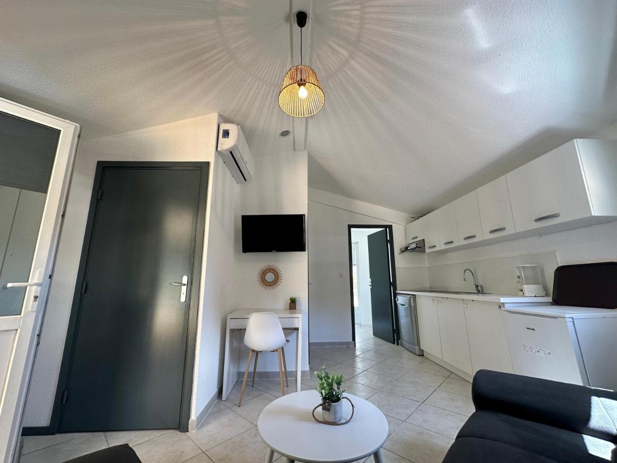 One-Bedroom House photo 3