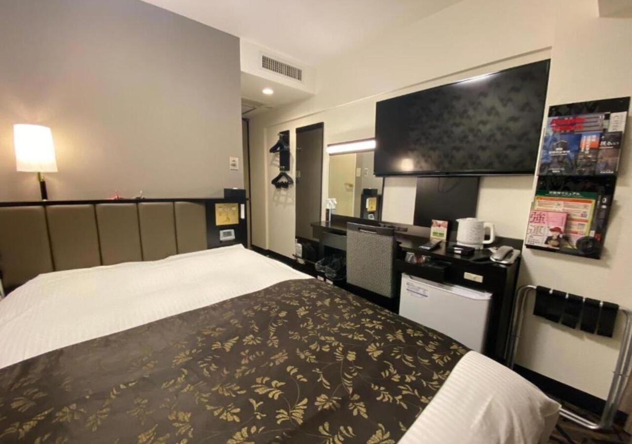 Double Room - Non-Smoking  - Photo 12