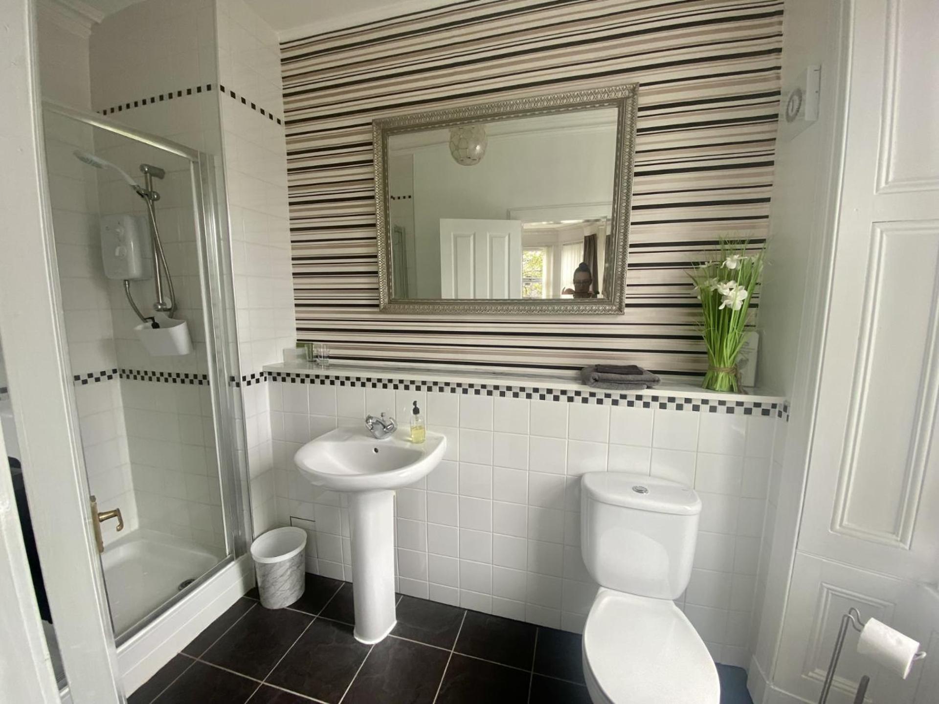 Large Twin Room photo 2