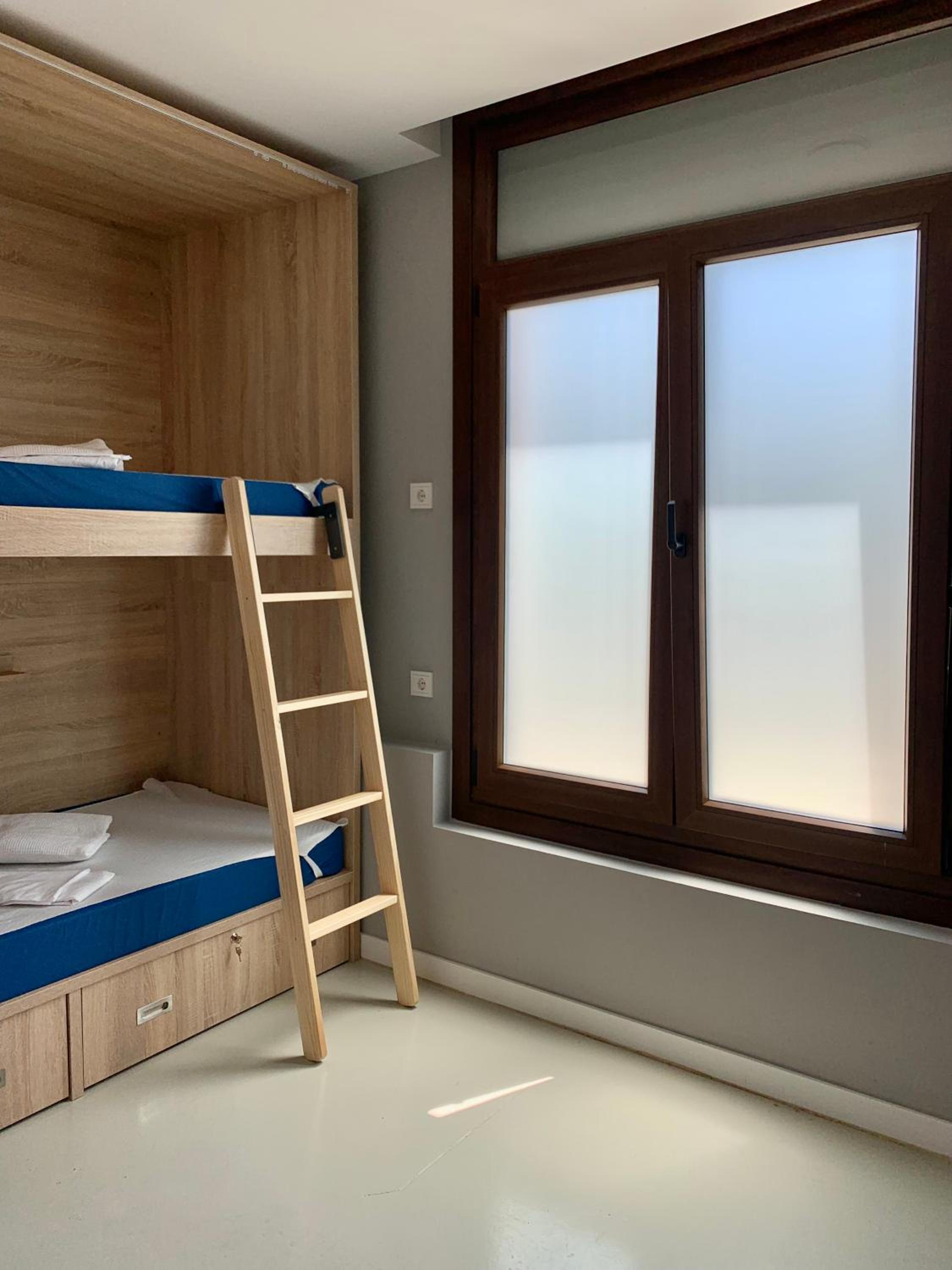 Cama Litera en Habitación Mixta de Dormitorio