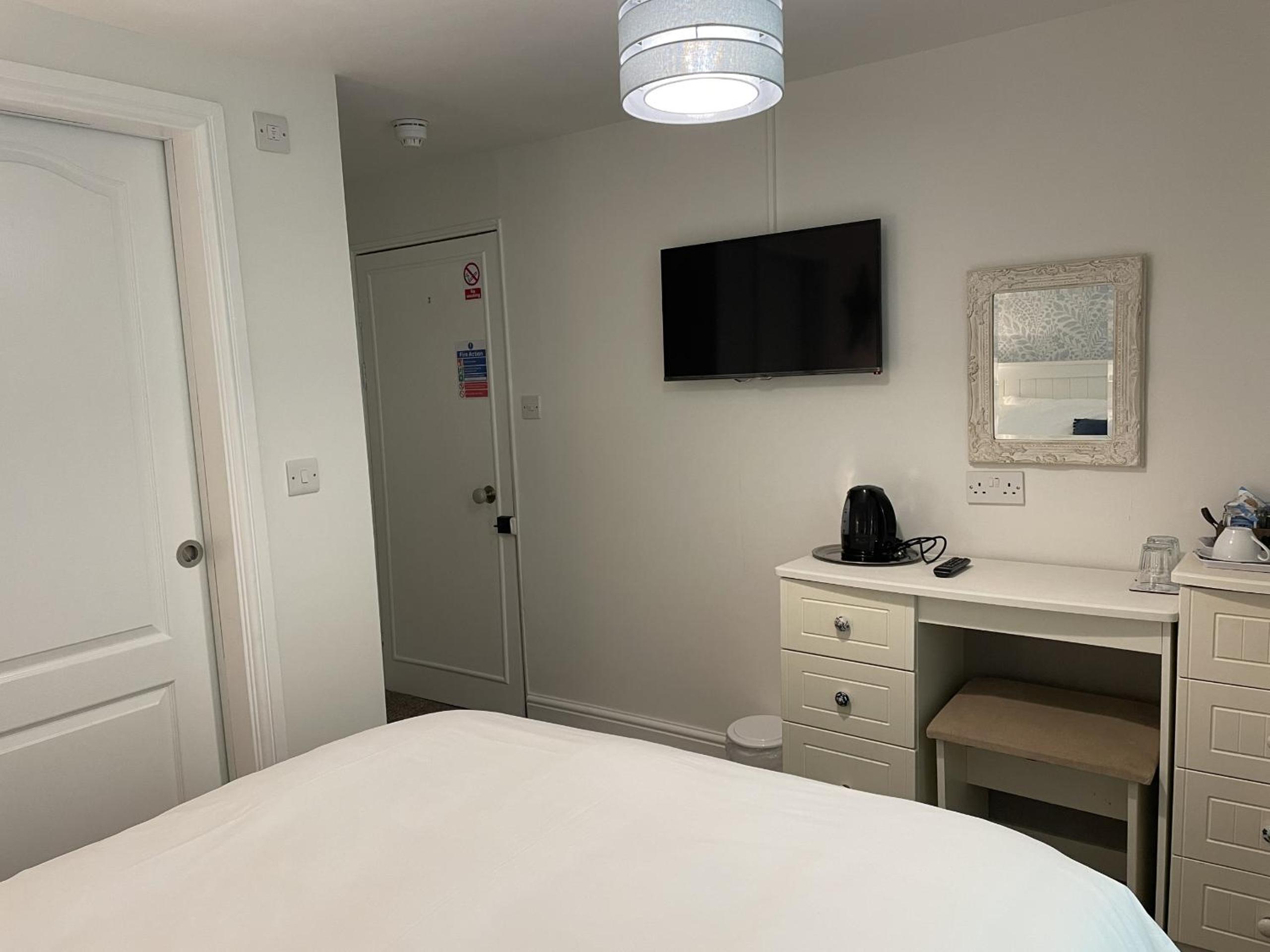 Double Room with Private Bathroom photo 2